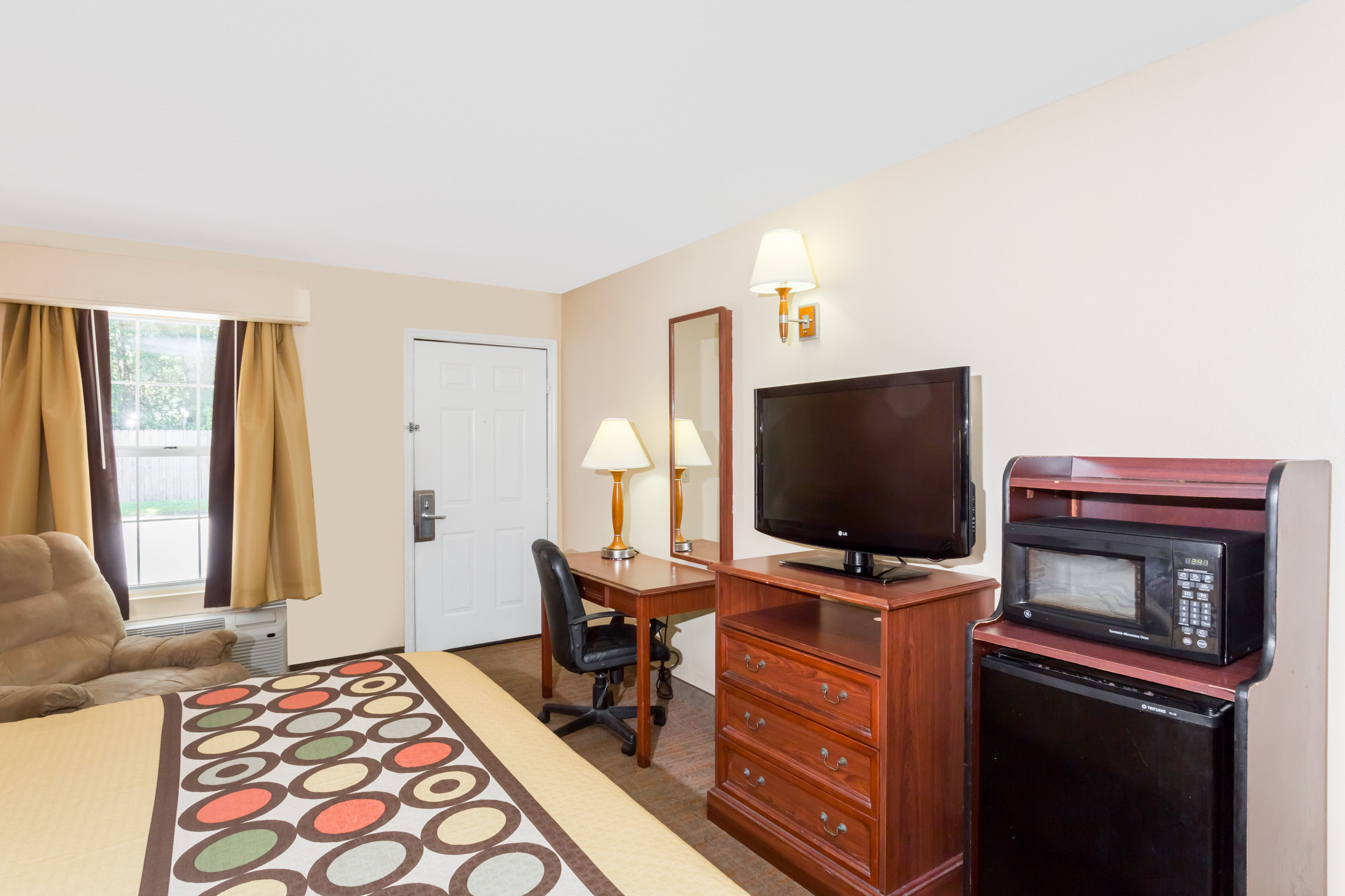 Guest room at the Super 8 by Wyndham Statesboro in Statesboro, Georgia