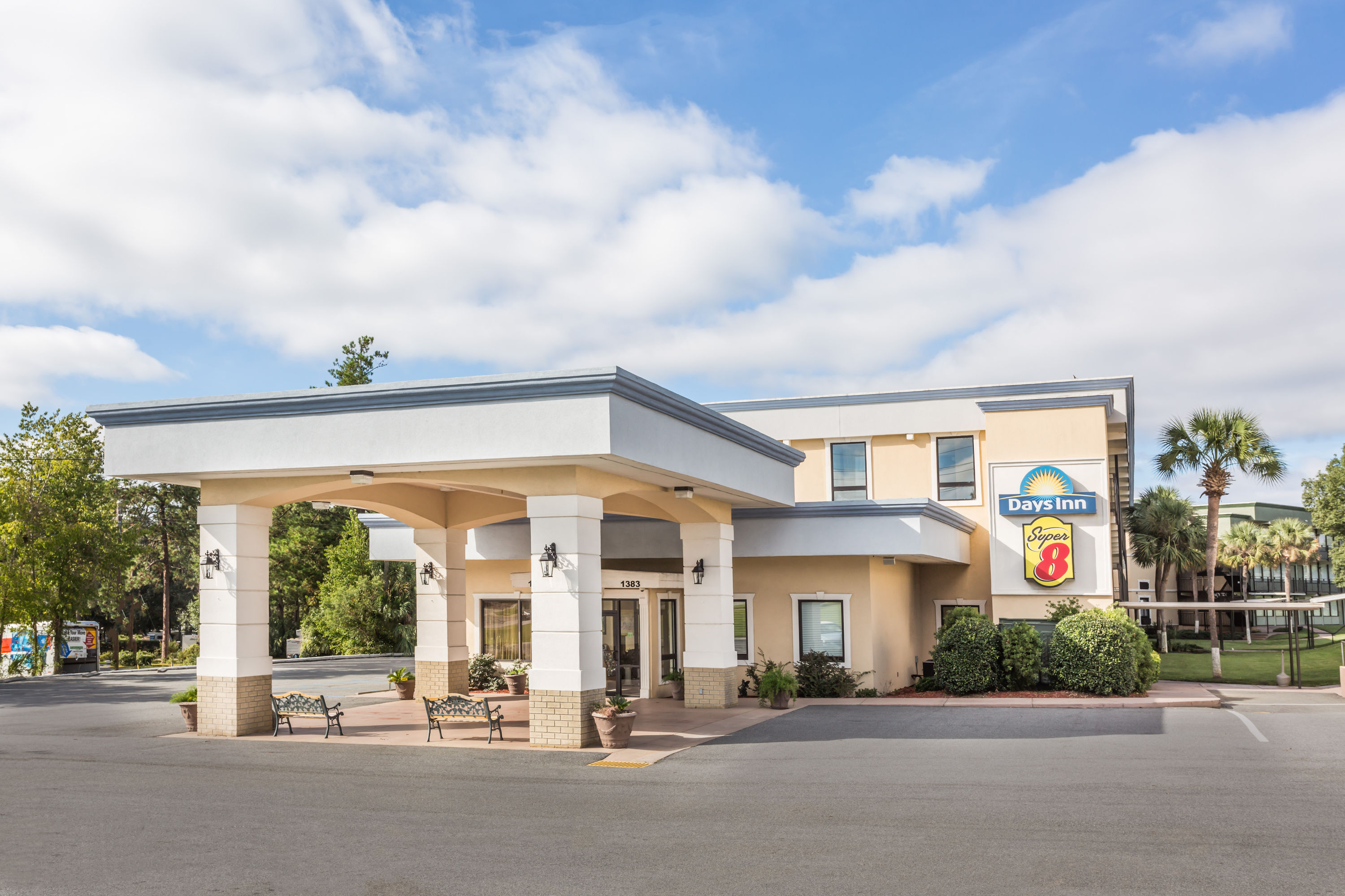 Super 8 By Wyndham Valdosta Mall Valdosta Ga Hotels