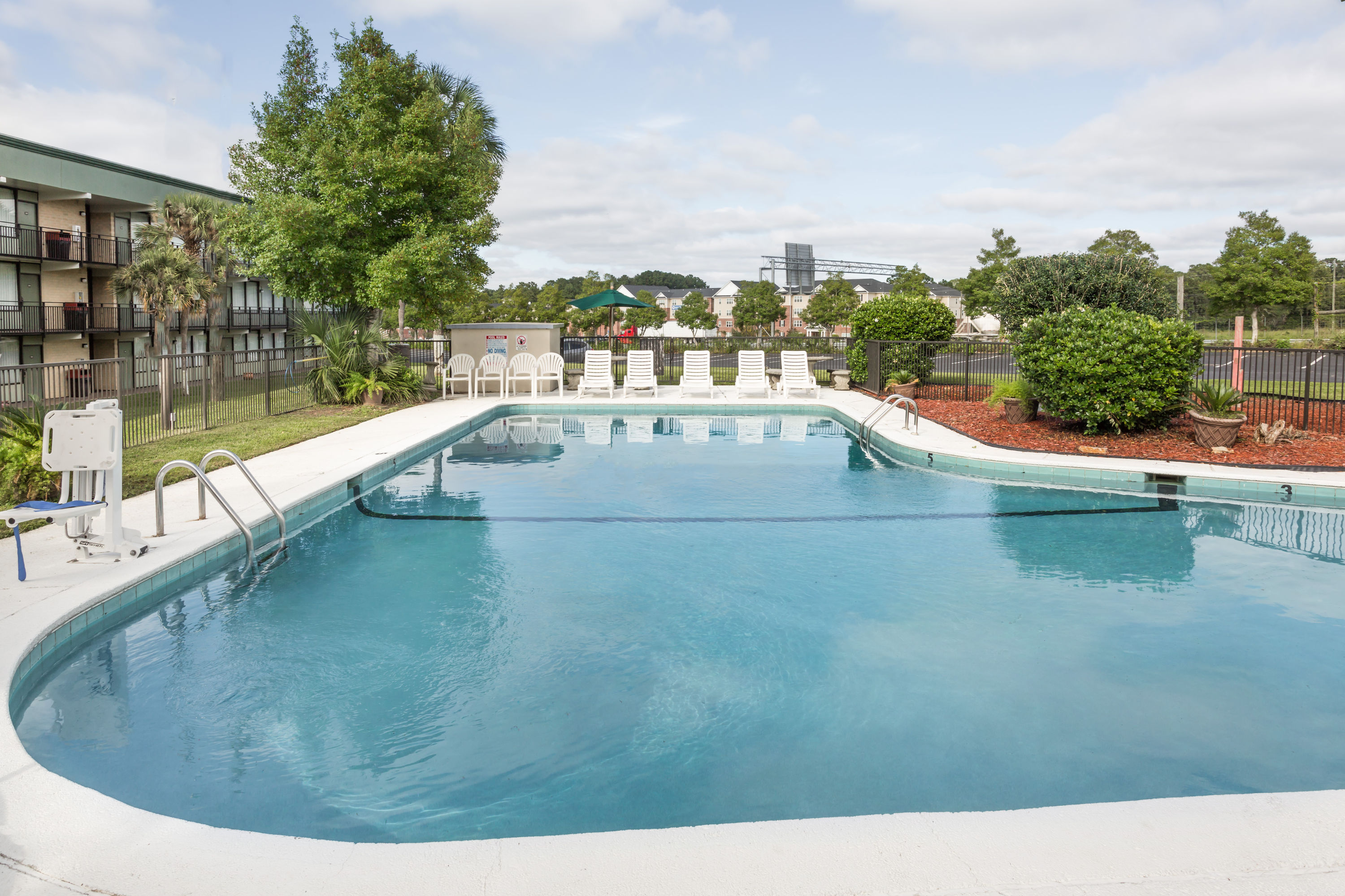 Super 8 By Wyndham Valdosta Mall Valdosta Ga Hotels