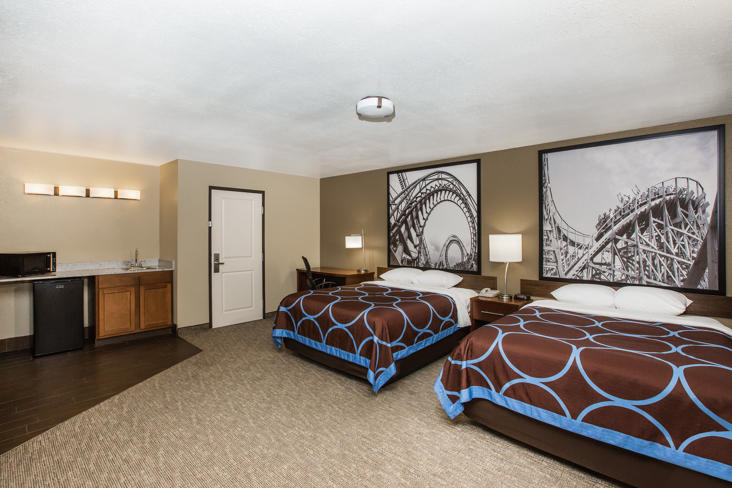Super 8 By Wyndham Altoona Altoona Ia Hotels