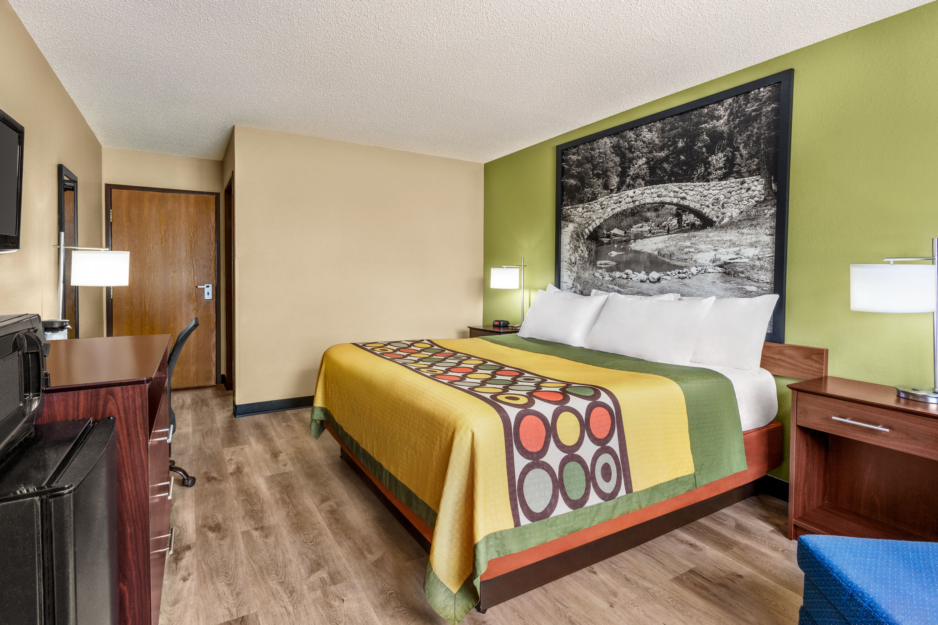 Guest room at the Super 8 by Wyndham Ankeny/Des Moines Area in Ankeny, Iowa