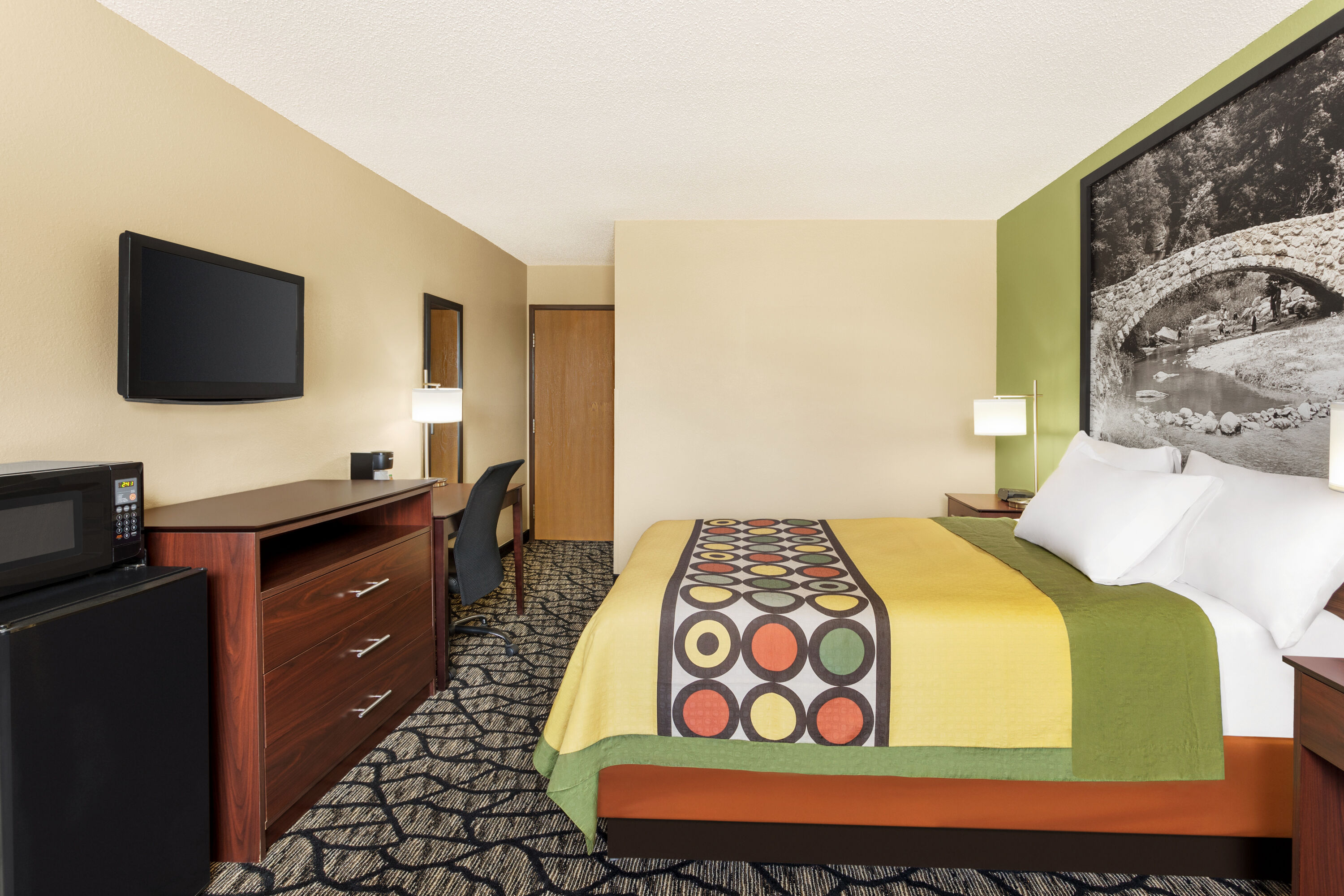 Guest room at the Super 8 by Wyndham Ankeny/Des Moines Area in Ankeny, Iowa