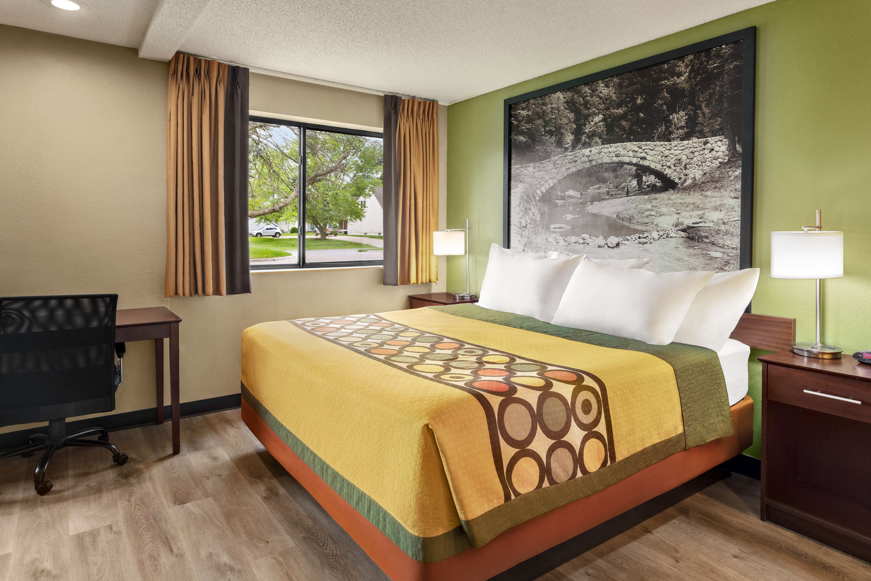 Super 8 by Wyndham Ankeny/Des Moines Area suite in Ankeny, Iowa
