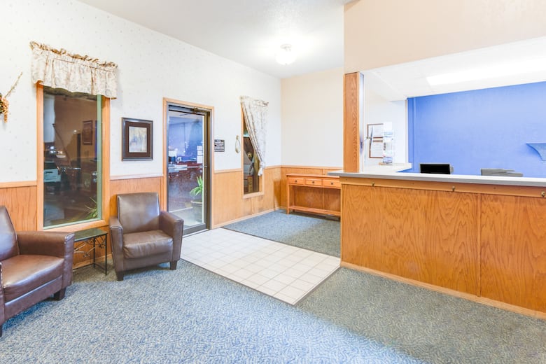 Super 8 Burlington hotel lobby in Burlington, Iowa