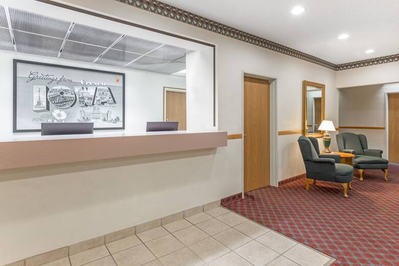 Super 8 Cresco IA hotel lobby in Cresco, Iowa