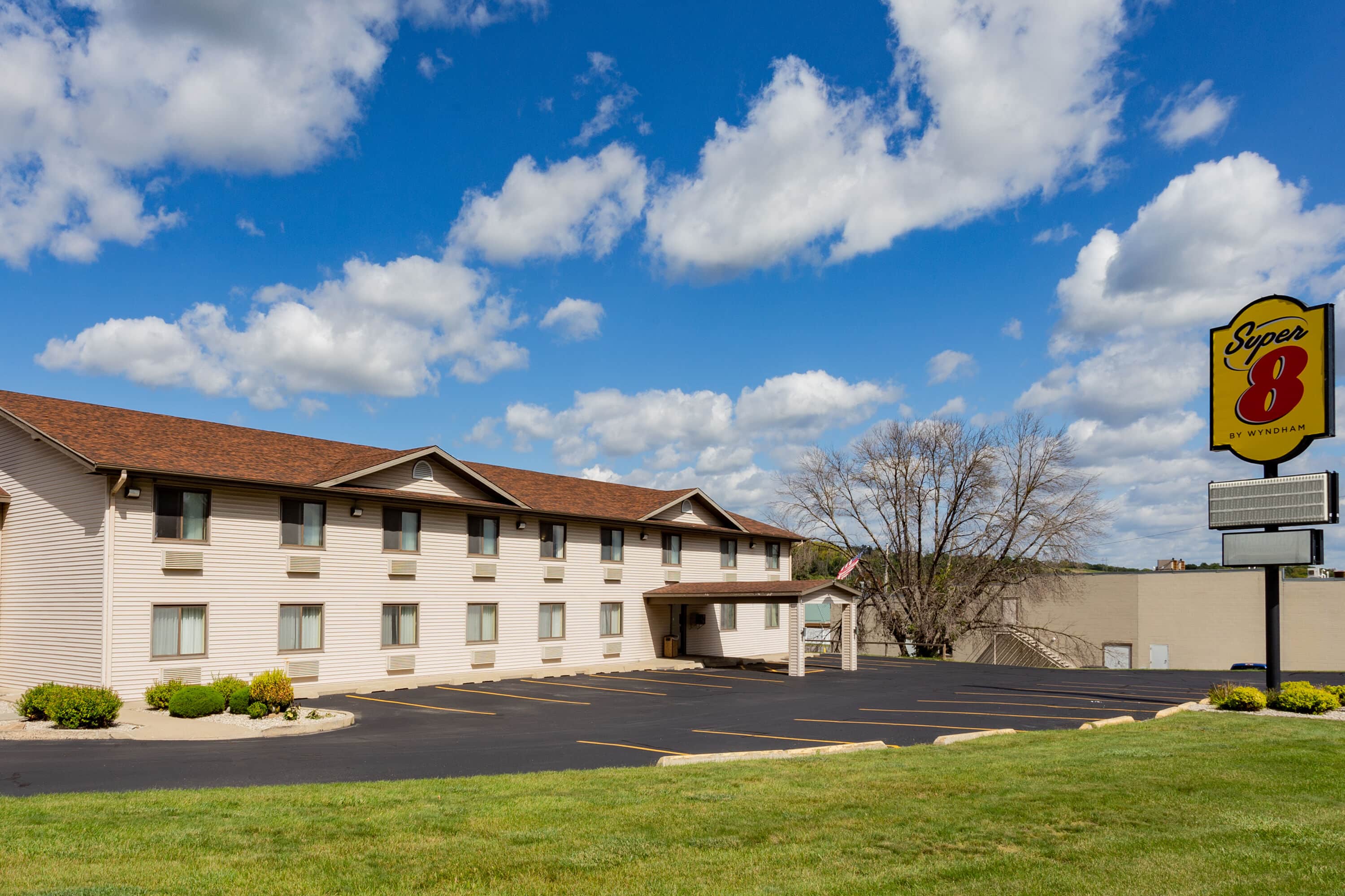 Discover The Enchanting Heart Of Iowa: A Comprehensive Guide To Exploring Decorah