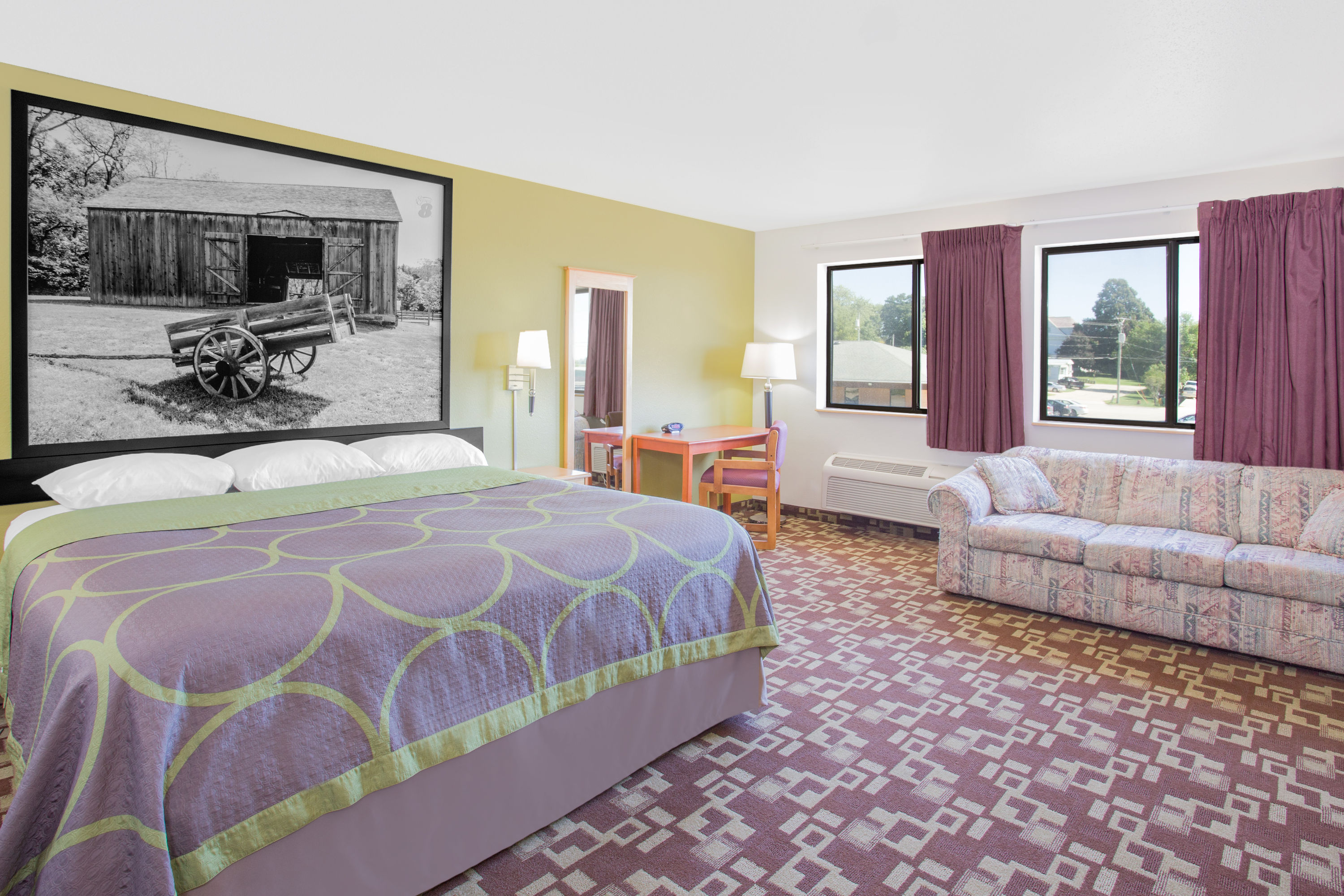 Super 8 by Wyndham Independence IA suite in Independence, Iowa