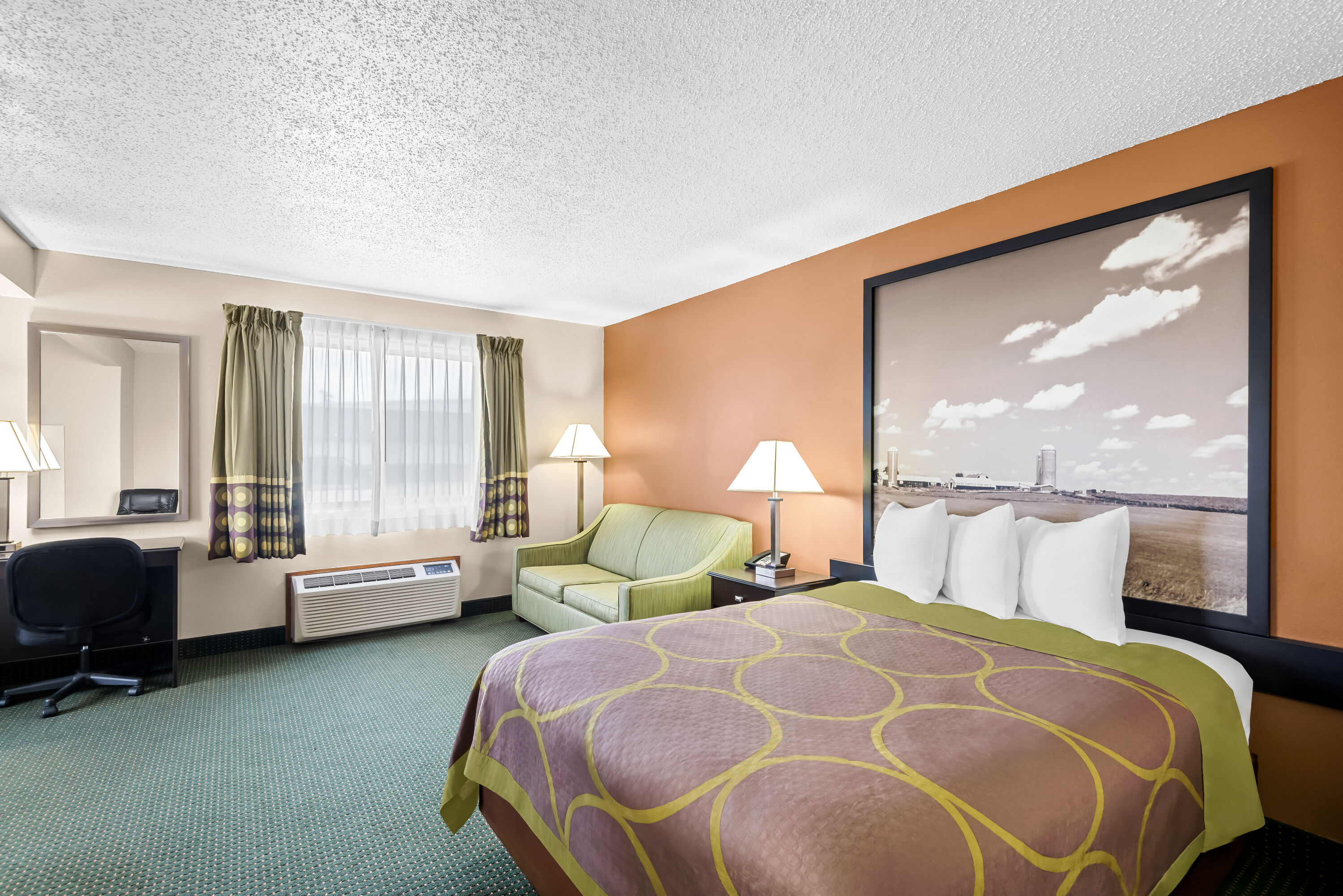 Super 8 by Wyndham Jefferson hot tub suite in Jefferson, Iowa