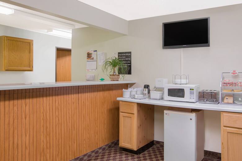 Super 8 Lamoni IA hotel lobby in Lamoni, Iowa