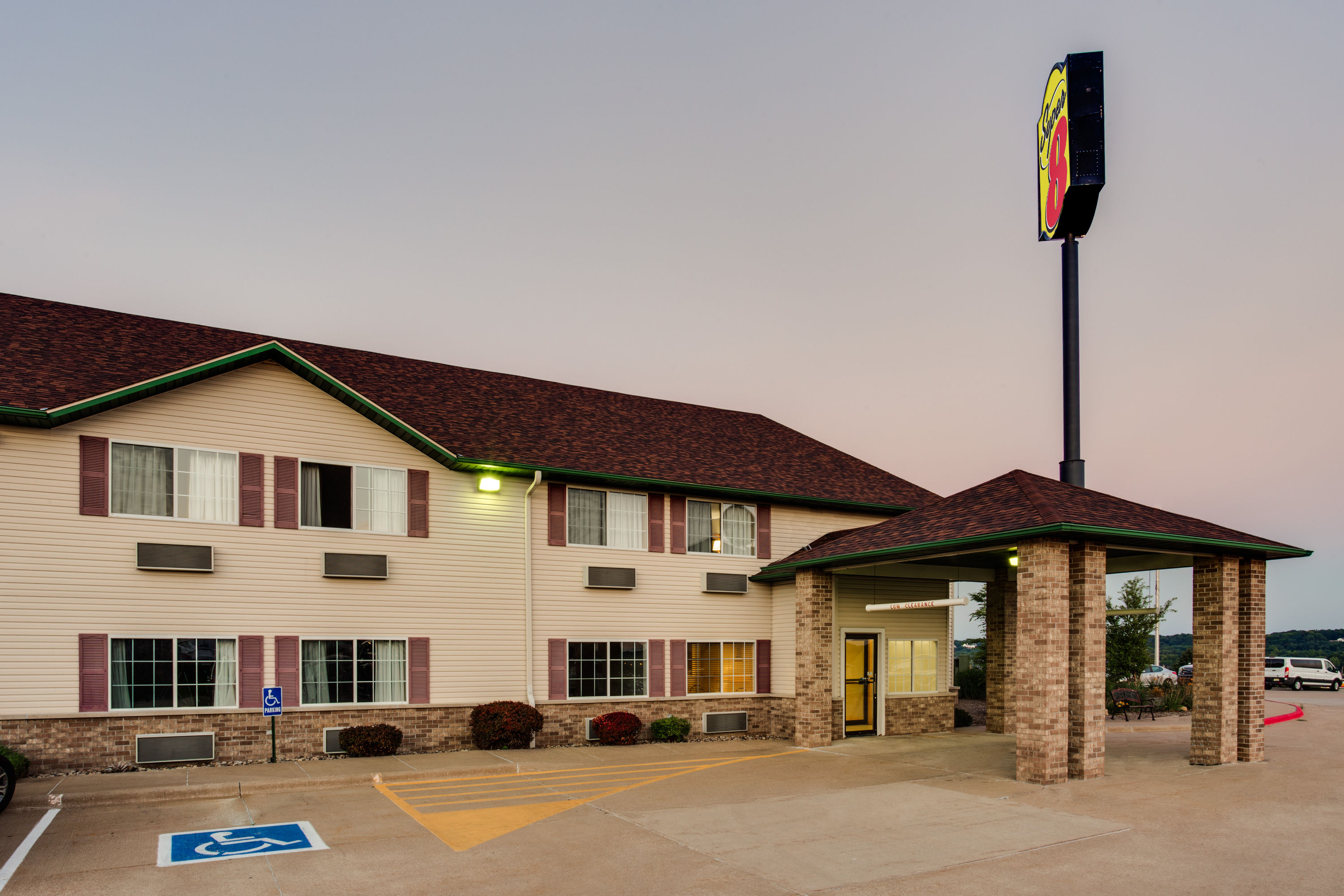 Super 8 By Wyndham Le Claire Quad Cities Le Claire Ia