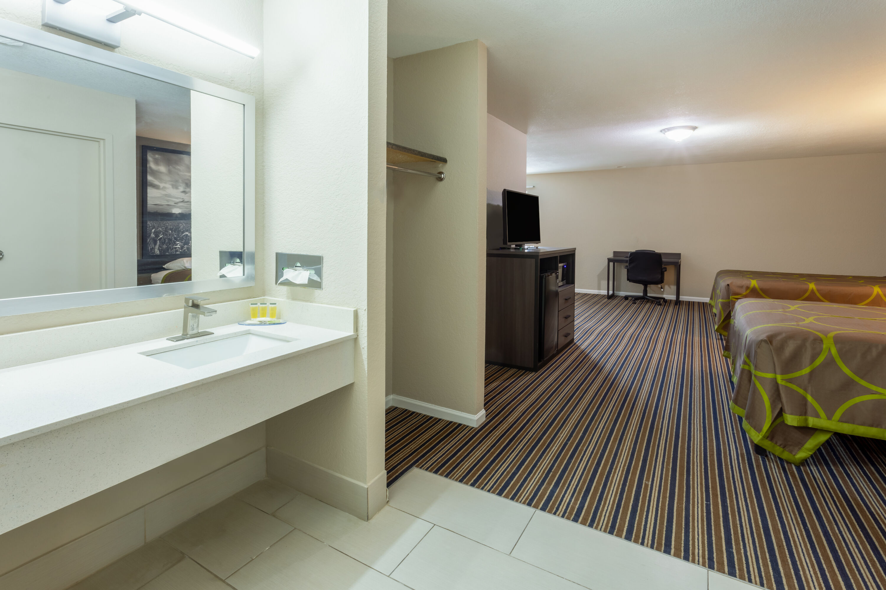 Guest room at the Super 8 by Wyndham Missouri Valley in Missouri Valley, Iowa