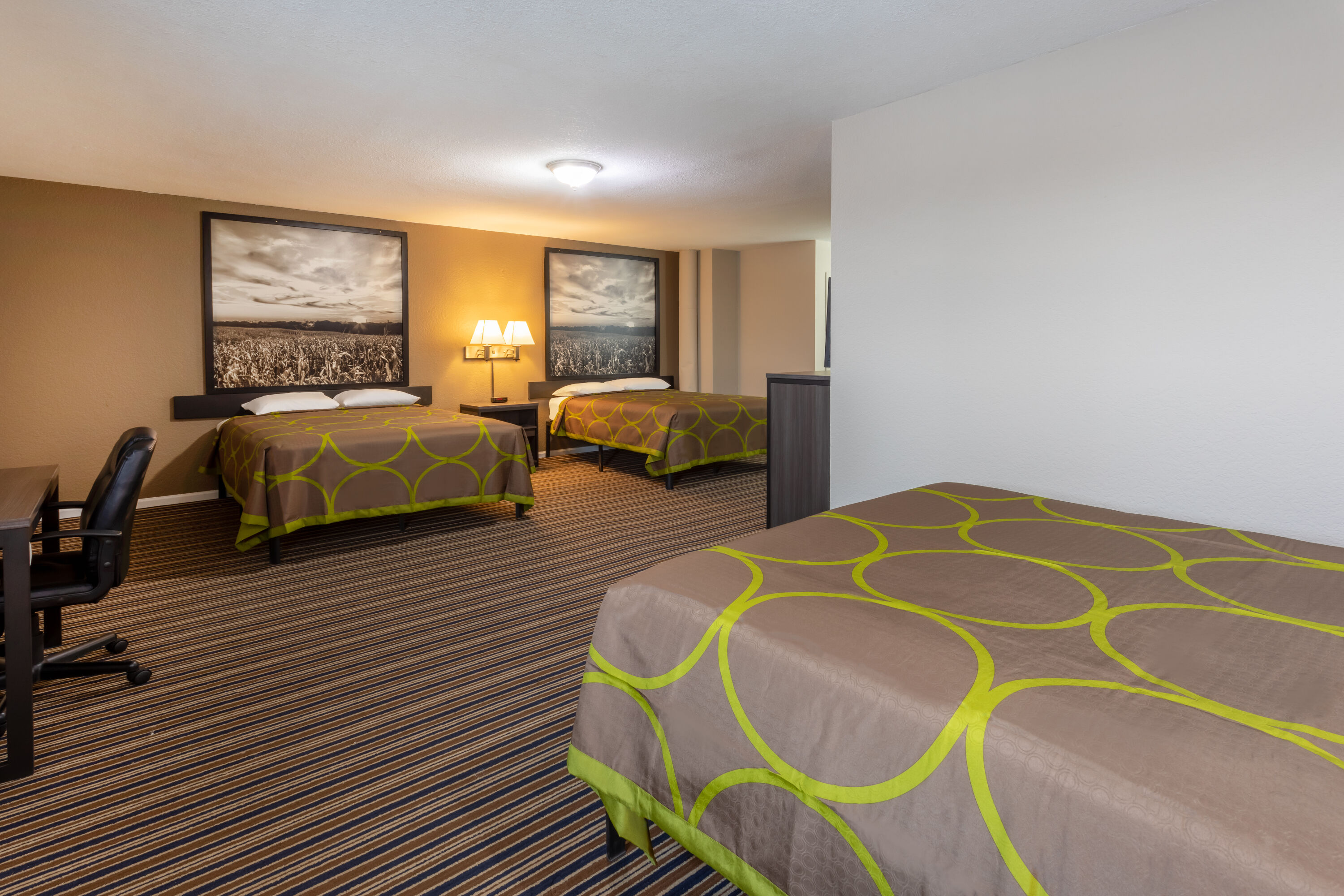 Guest room at the Super 8 by Wyndham Missouri Valley in Missouri Valley, Iowa