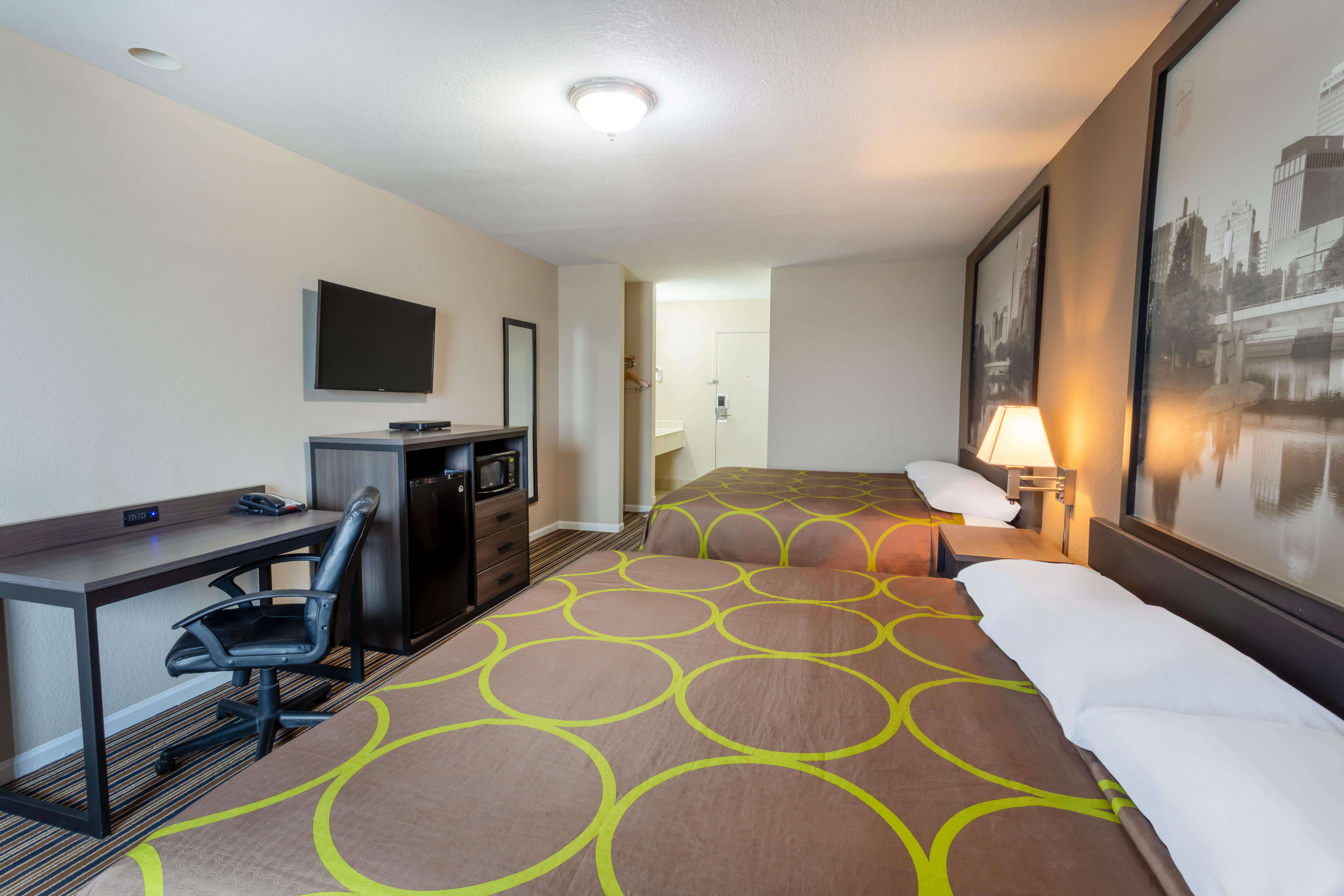 Guest room at the Super 8 by Wyndham Missouri Valley in Missouri Valley, Iowa