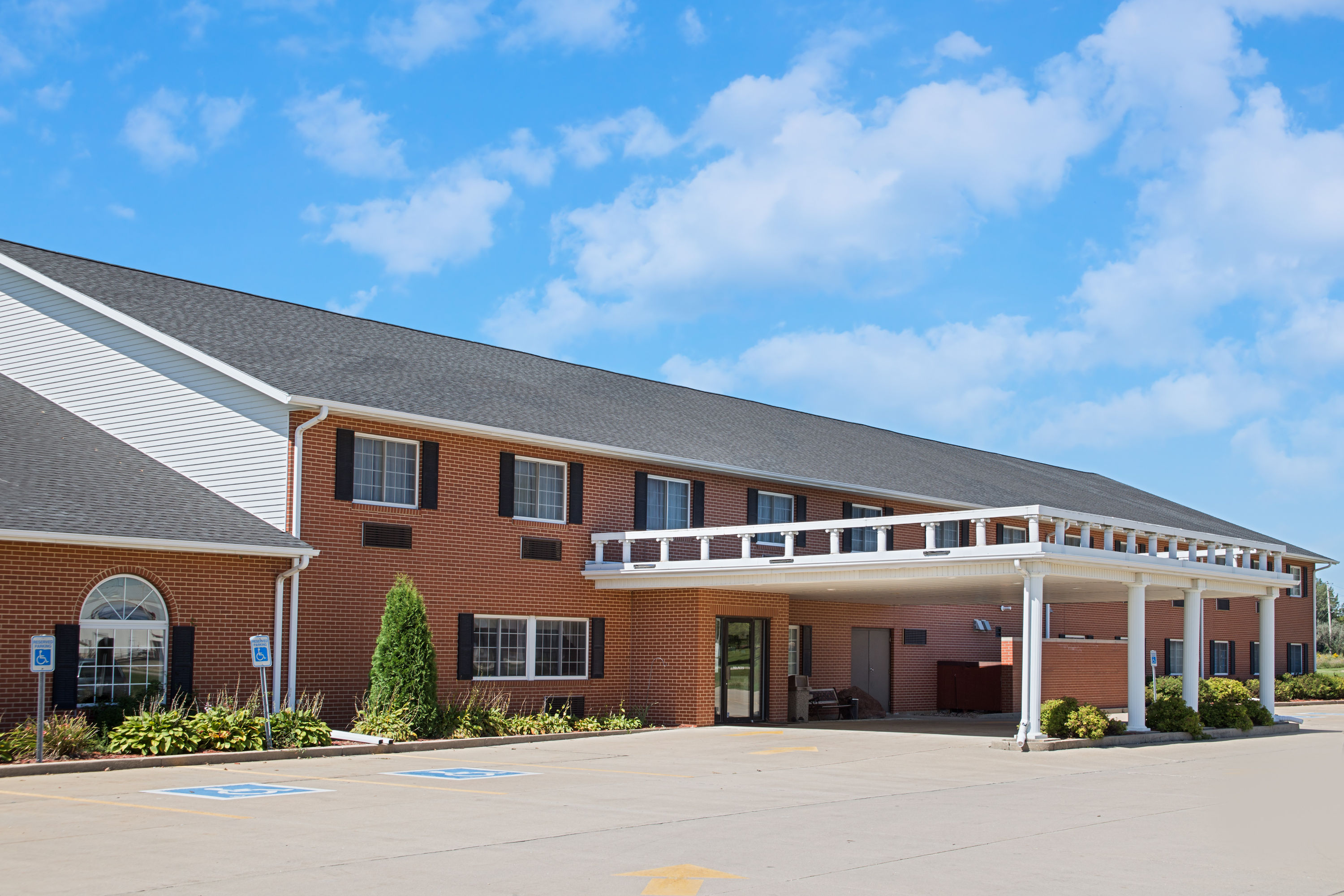 Super 8 By Wyndham New Hampton New Hampton Ia Hotels