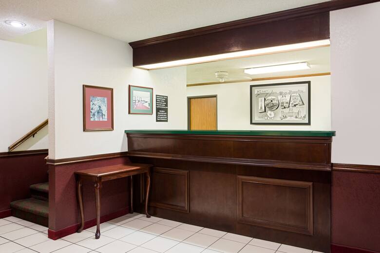 Super 8 New Hampton hotel lobby in New Hampton, Iowa