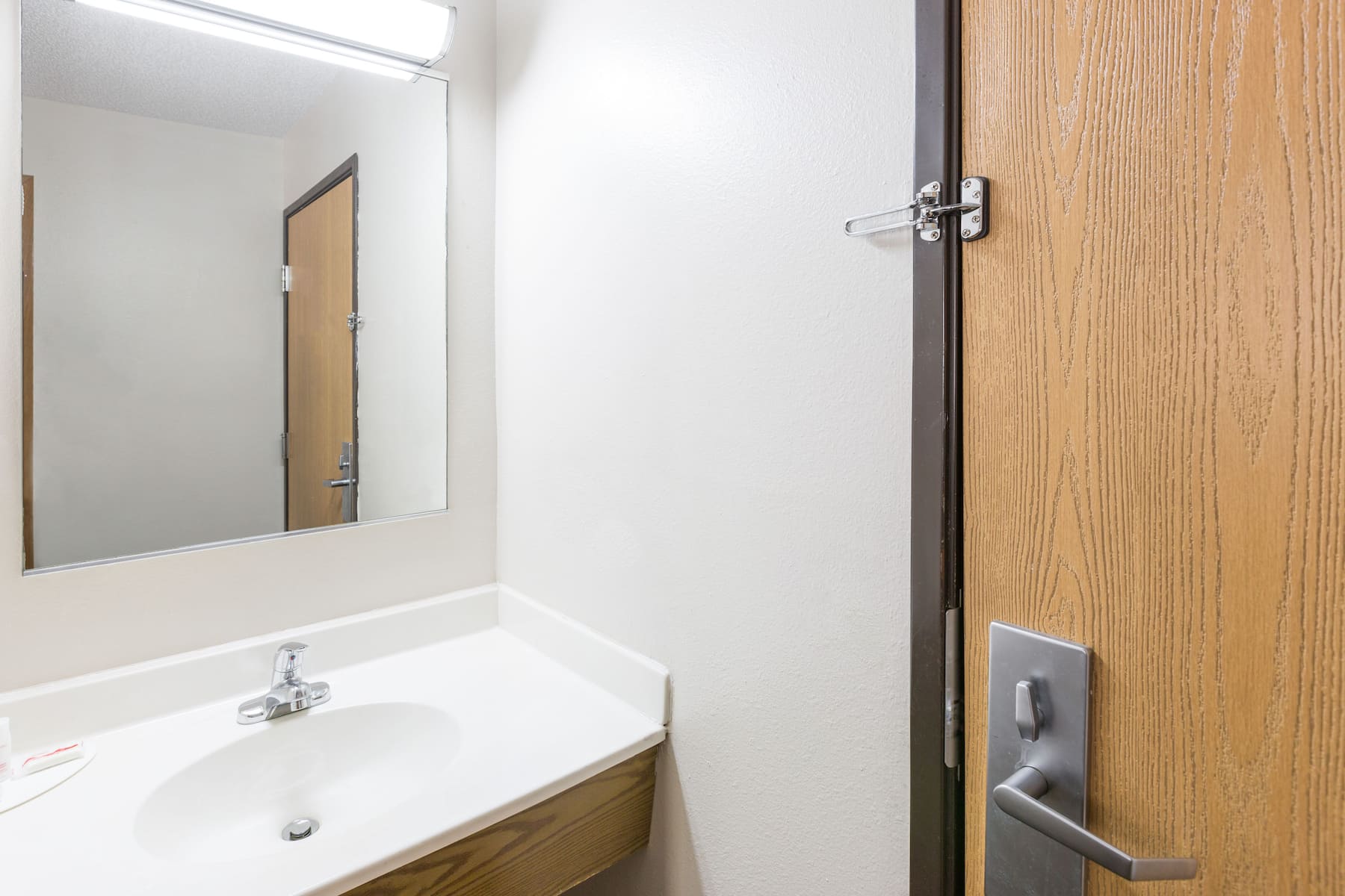 Super 8 by Wyndham Osceola IA | Osceola, IA Hotels