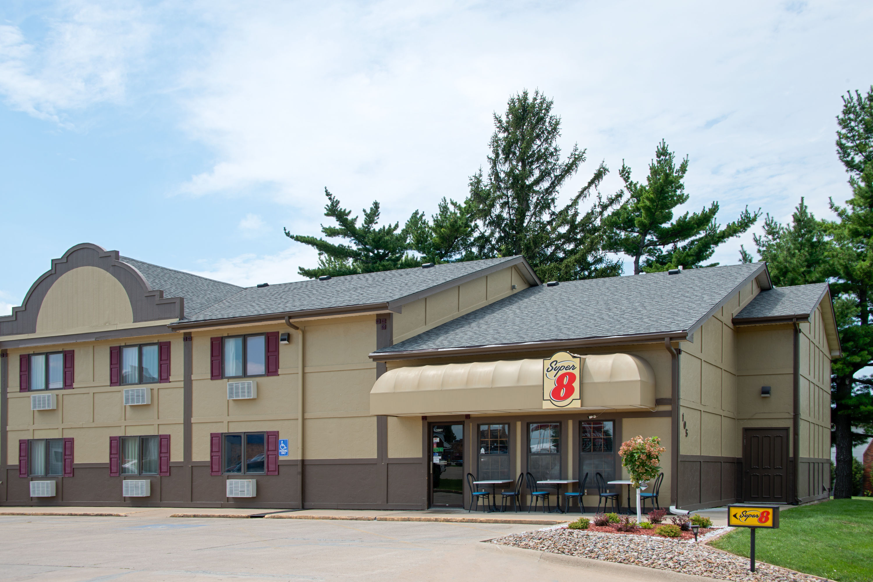 Super 8 By Wyndham Pella Pella Ia Hotels Compare available rates in pella. super 8 by wyndham pella pella ia hotels