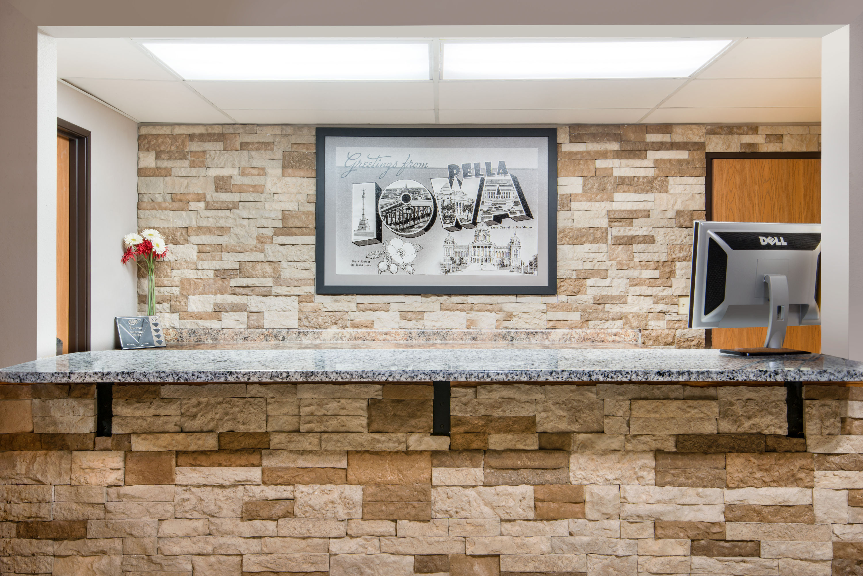 Super 8 By Wyndham Pella Pella Ia Hotels Featuring an indoor swimming pool, hot tub and fitness centre, this pella, iowa hotel is 5 minutes' drive from pella municipal airport and 1 hours' drive from des moines, iowa. super 8 by wyndham pella pella ia hotels