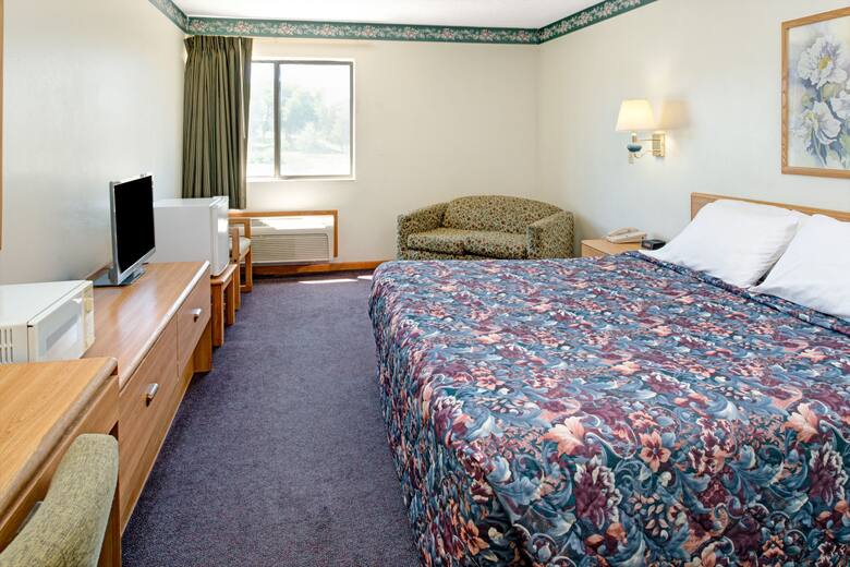 Guest room at the Super 8 Red Oak in Red Oak, Iowa