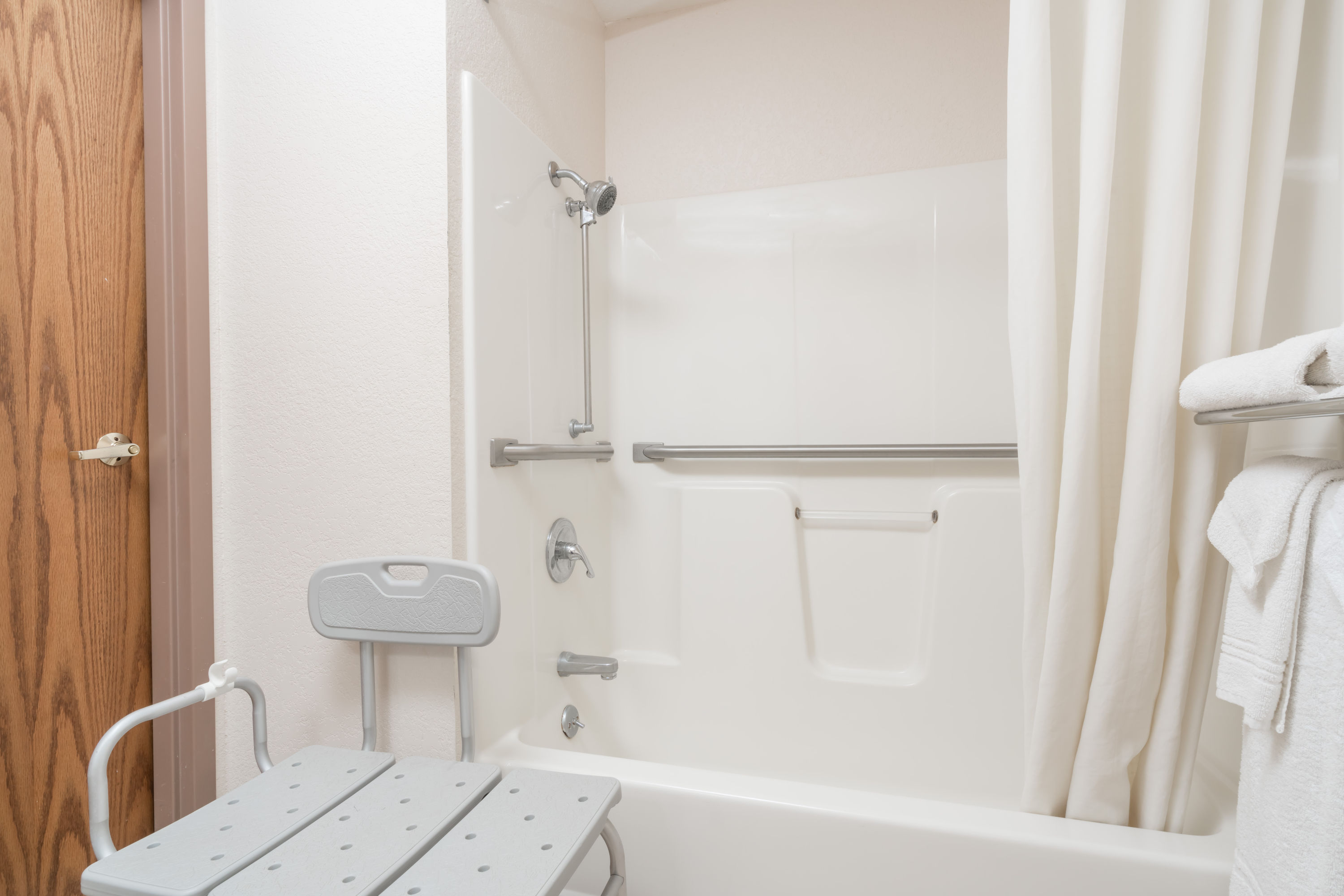 Guest room at the Super 8 by Wyndham Sheldon in Sheldon, Iowa