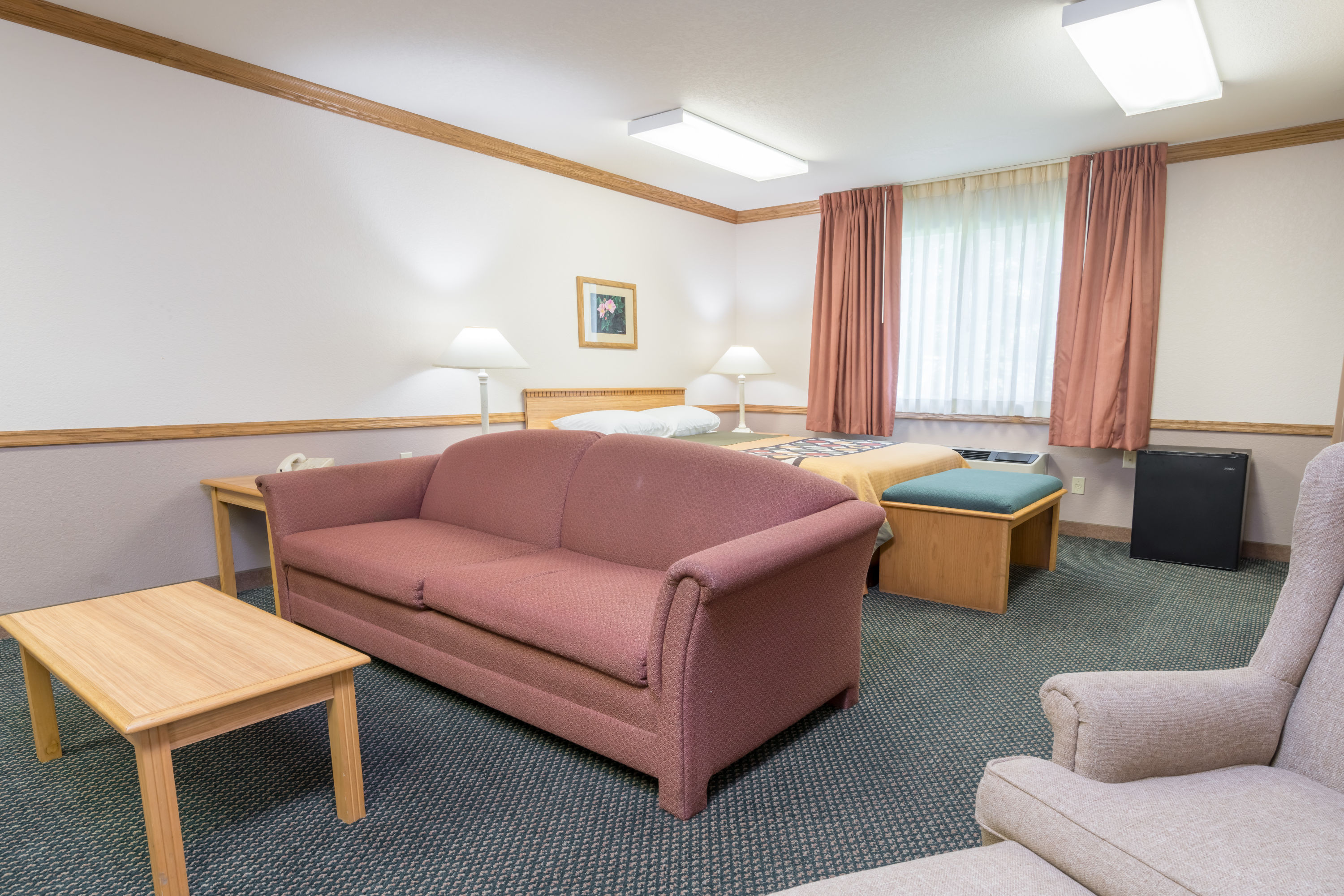 Super 8 by Wyndham Sheldon suite in Sheldon, Iowa
