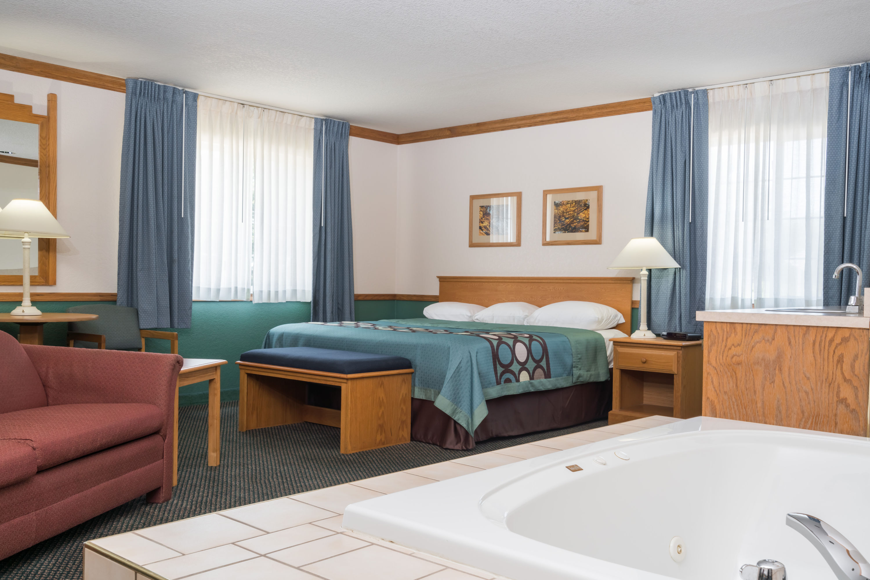 Super 8 by Wyndham Sheldon suite in Sheldon, Iowa