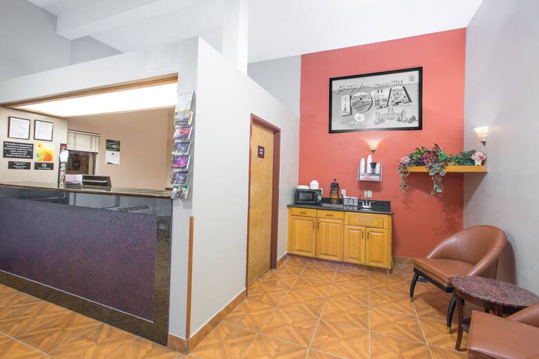 Super 8 Sioux City/Morningside Area hotel lobby in Sioux City, Iowa