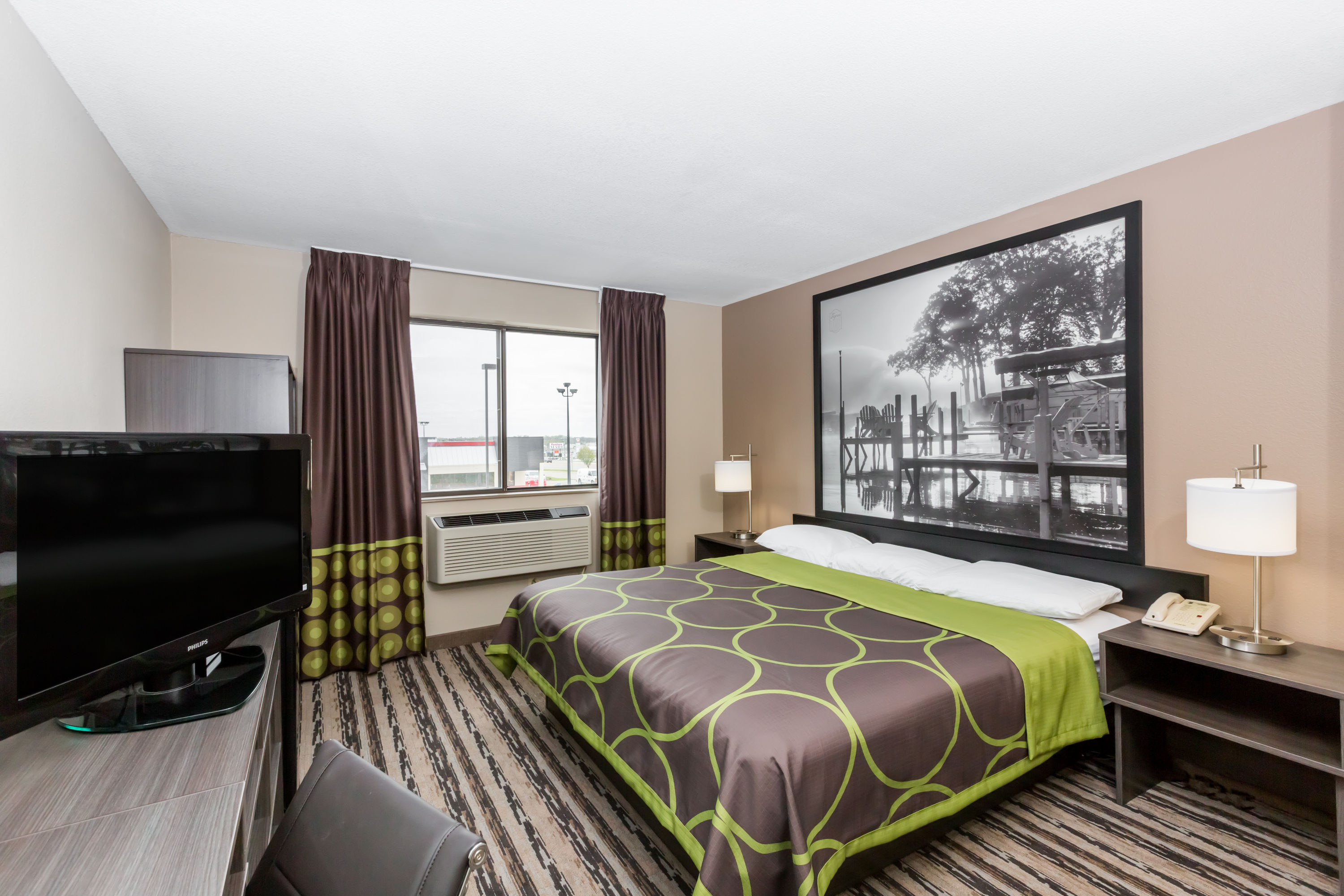 1 King Bed, Deluxe Room, Non-Smoking