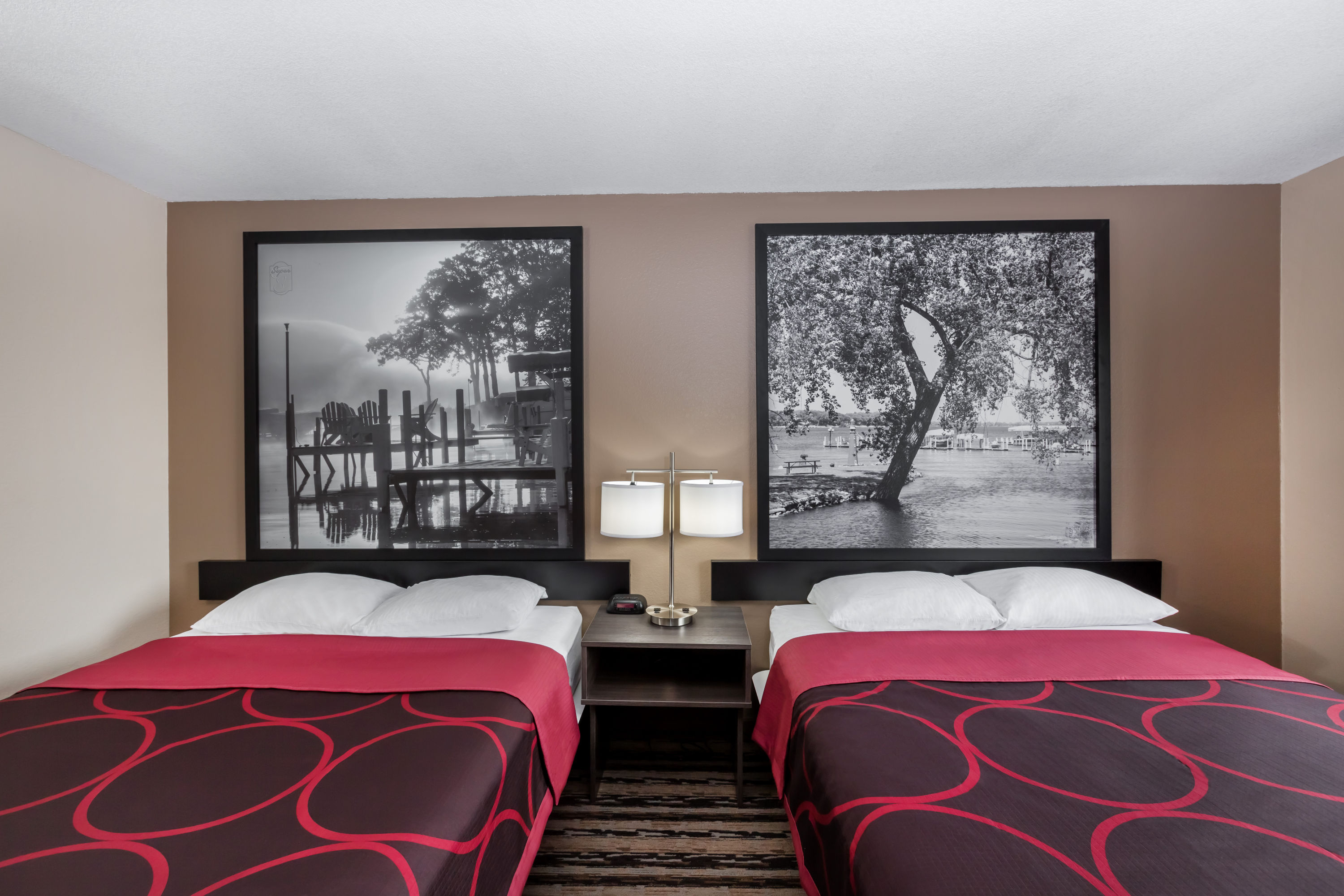 Guest room at the Super 8 by Wyndham Spirit Lake/Okoboji in Spirit Lake, Iowa