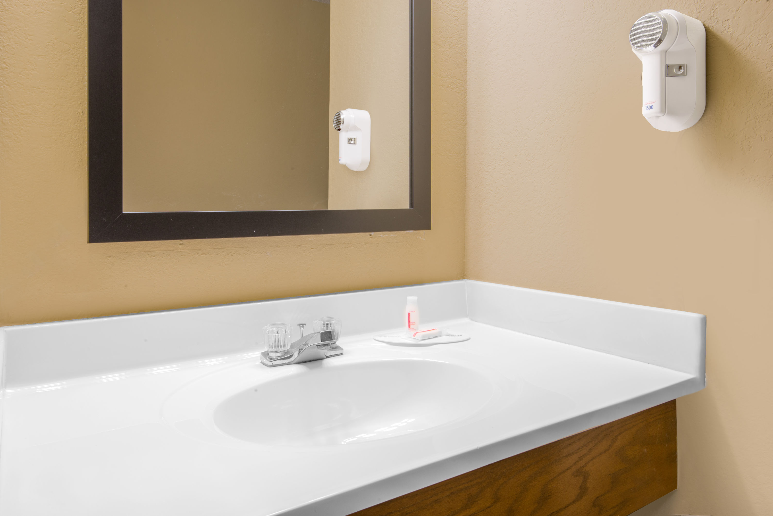 Guest room bath at the Super 8 by Wyndham Story City in Story City, Iowa