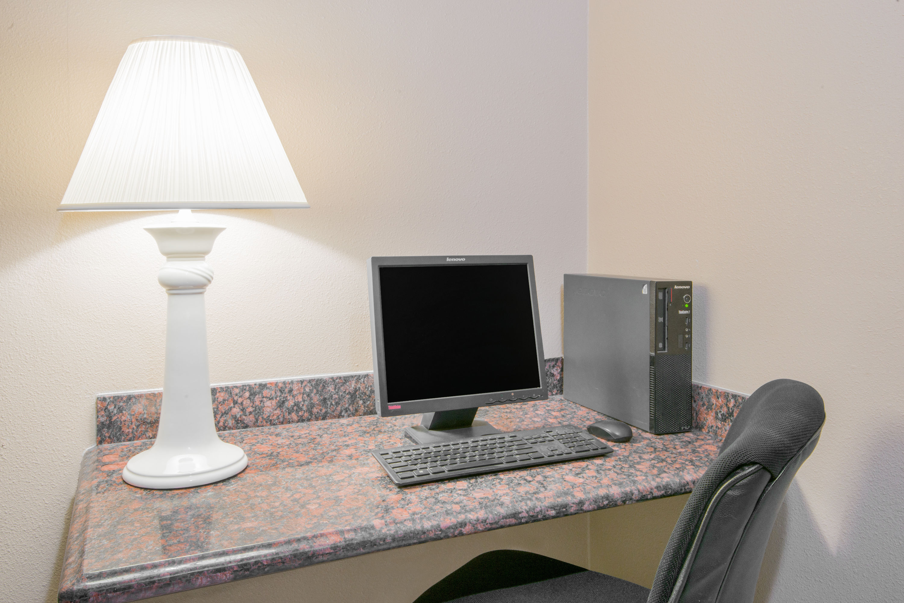 Super 8 by Wyndham Story City business center in Story City, Iowa