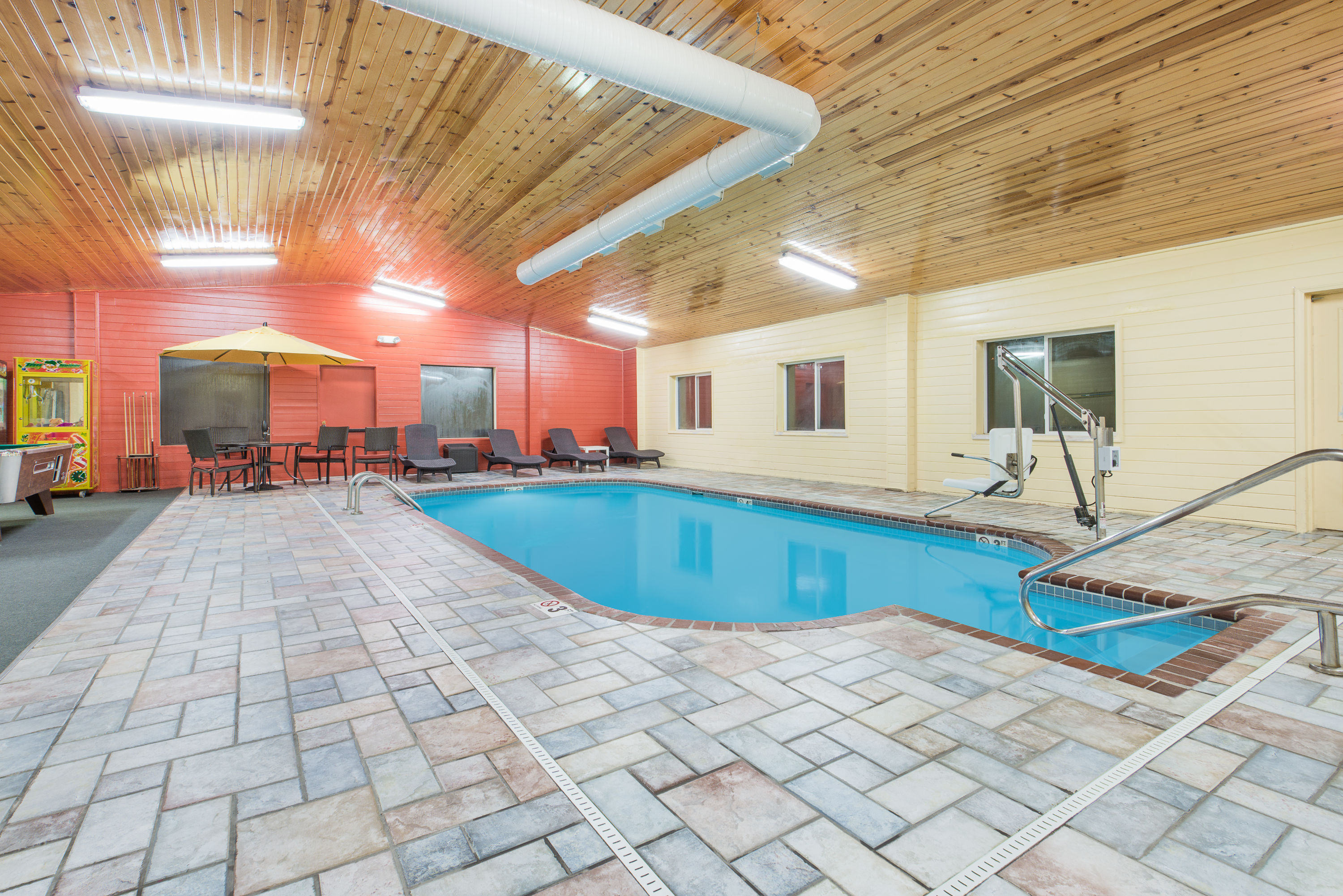 Super 8 By Wyndham Webster City Ia Webster City Ia Hotels