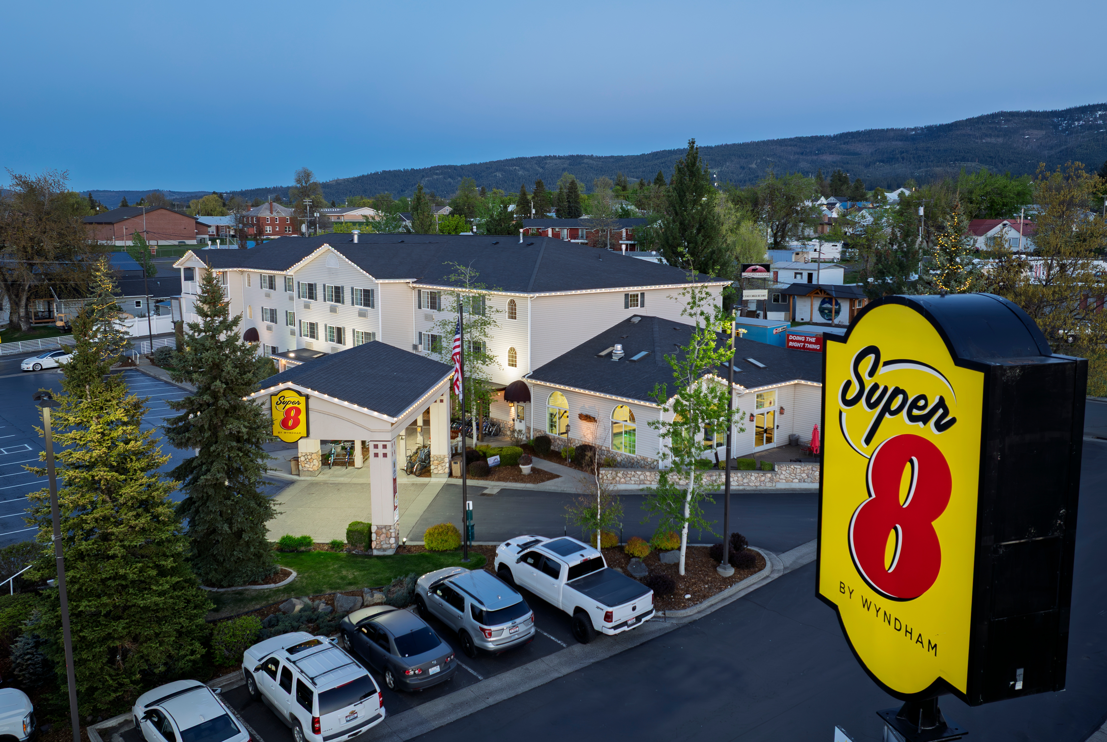 Exterior of Super 8 by Wyndham Grangeville hotel in Grangeville, Idaho