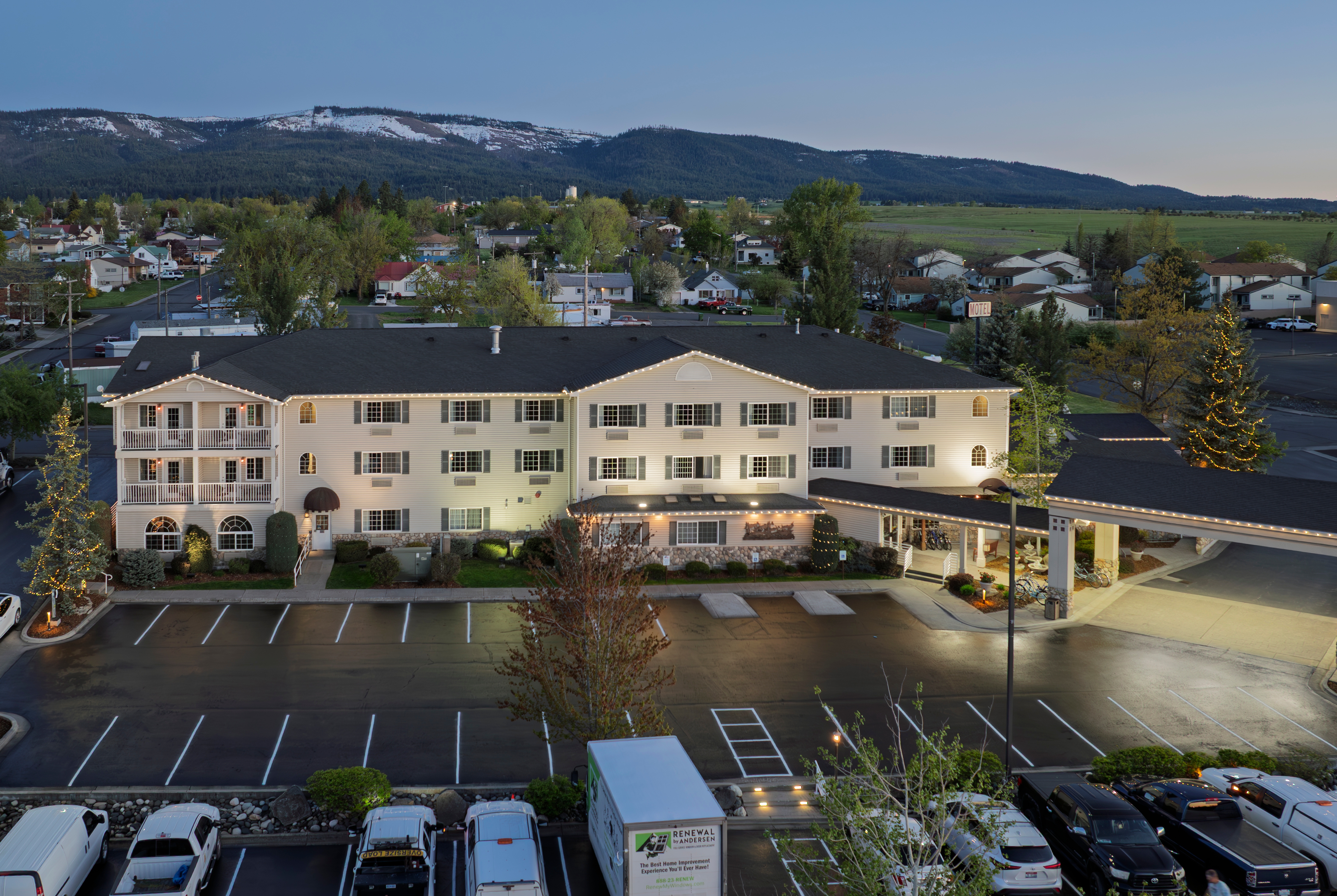Exterior of Super 8 by Wyndham Grangeville hotel in Grangeville, Idaho