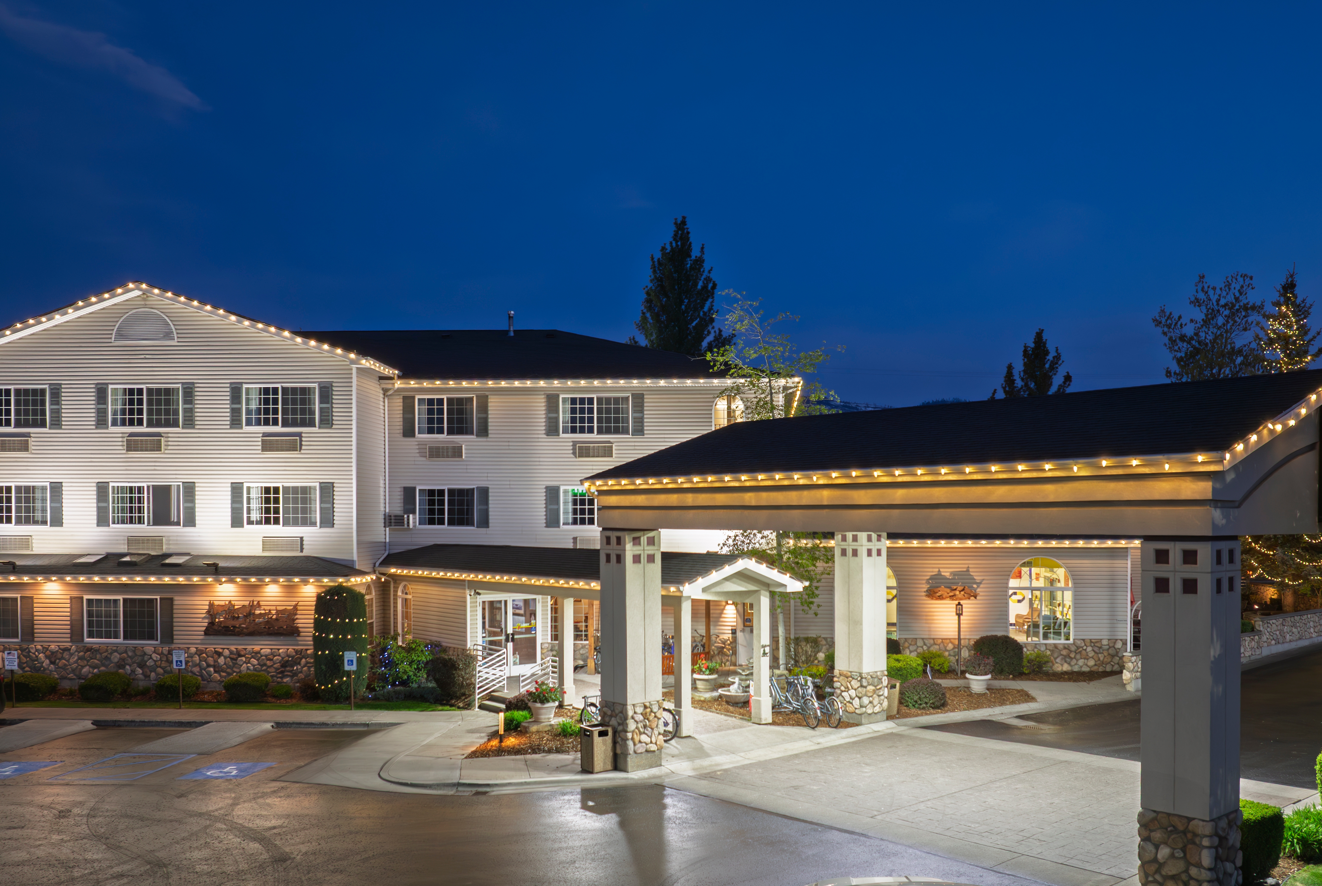 Exterior of Super 8 by Wyndham Grangeville hotel in Grangeville, Idaho