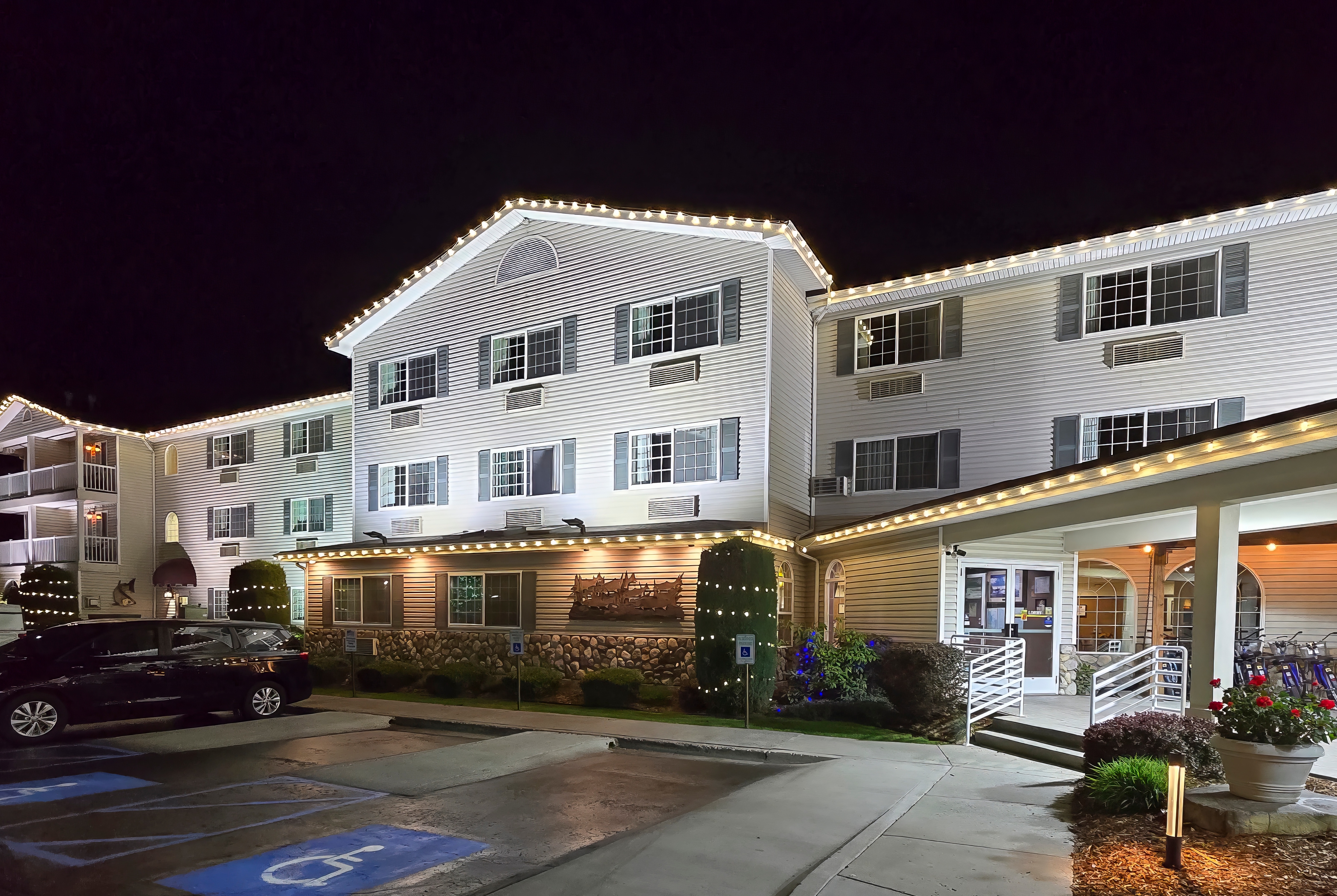 Exterior of Super 8 by Wyndham Grangeville hotel in Grangeville, Idaho