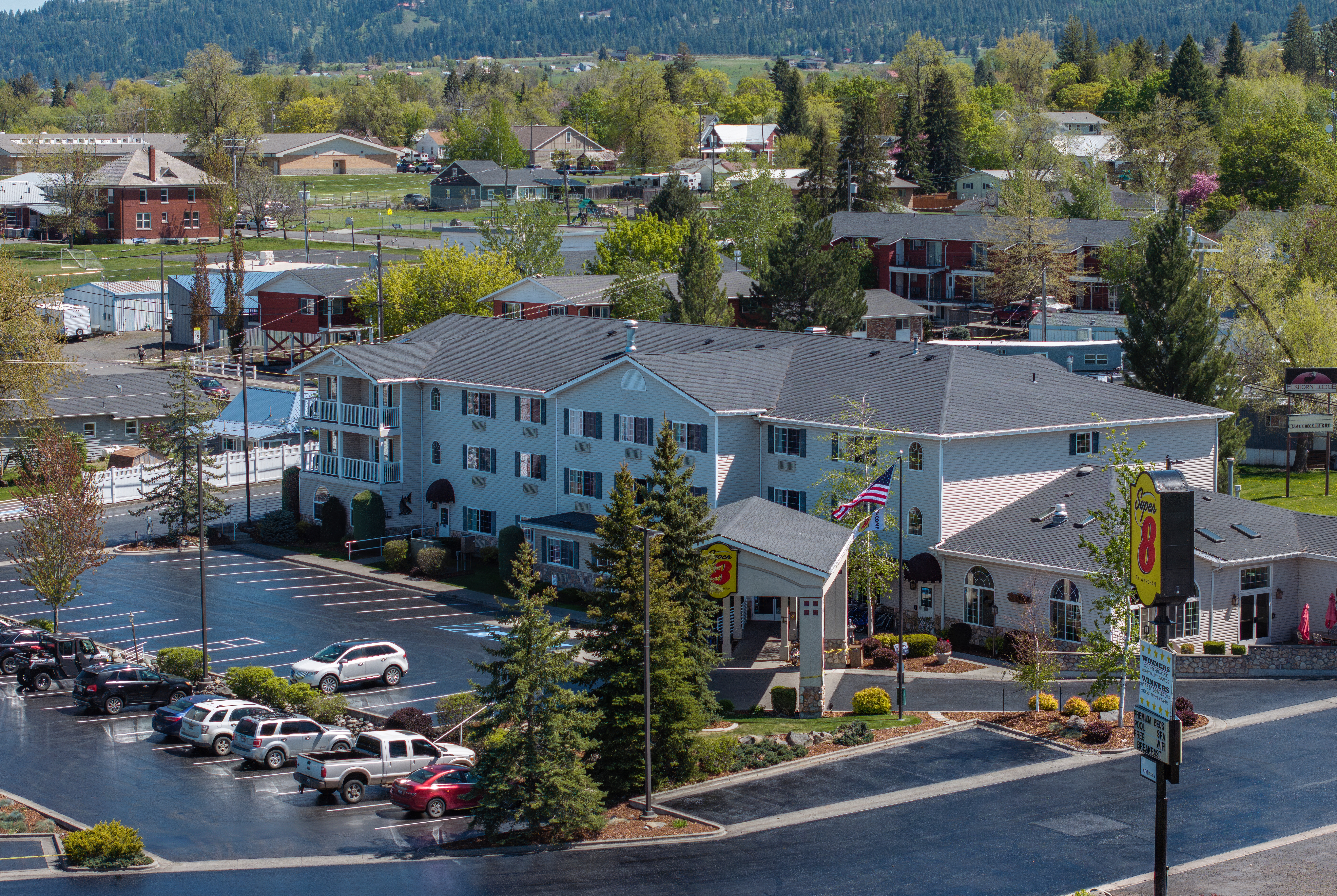 Exterior of Super 8 by Wyndham Grangeville hotel in Grangeville, Idaho