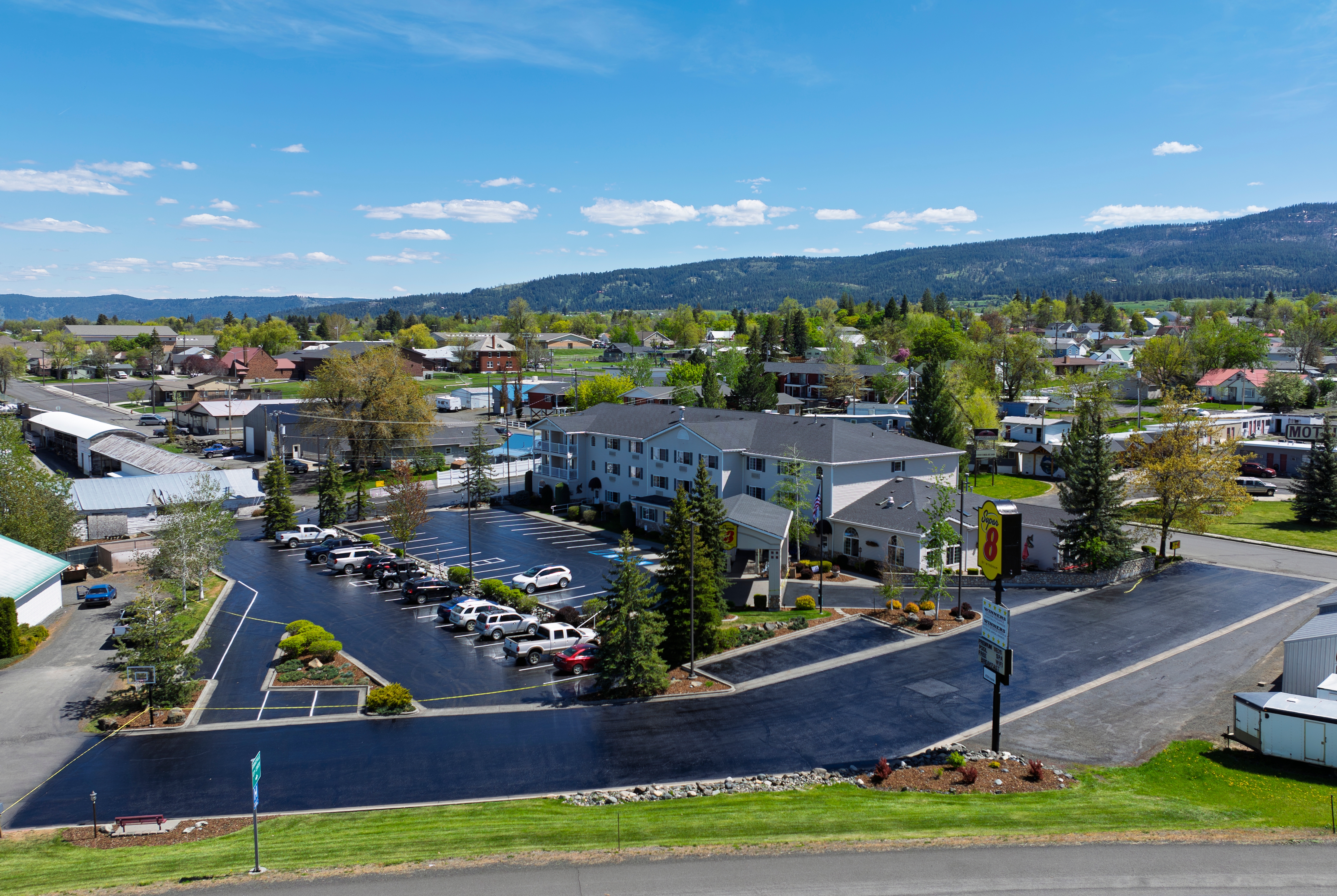 Exterior of Super 8 by Wyndham Grangeville hotel in Grangeville, Idaho
