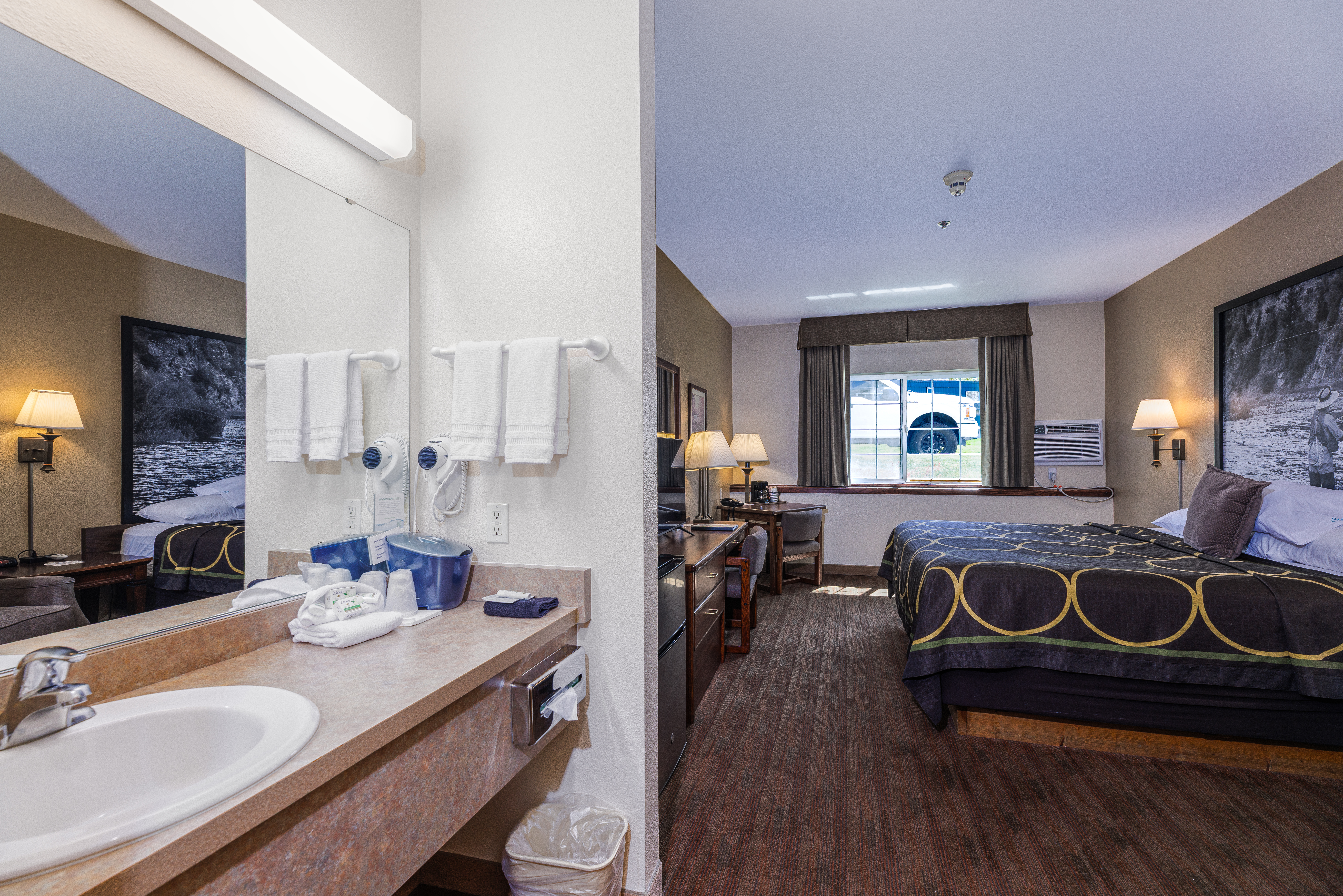 Guest room at the Super 8 by Wyndham Grangeville in Grangeville, Idaho