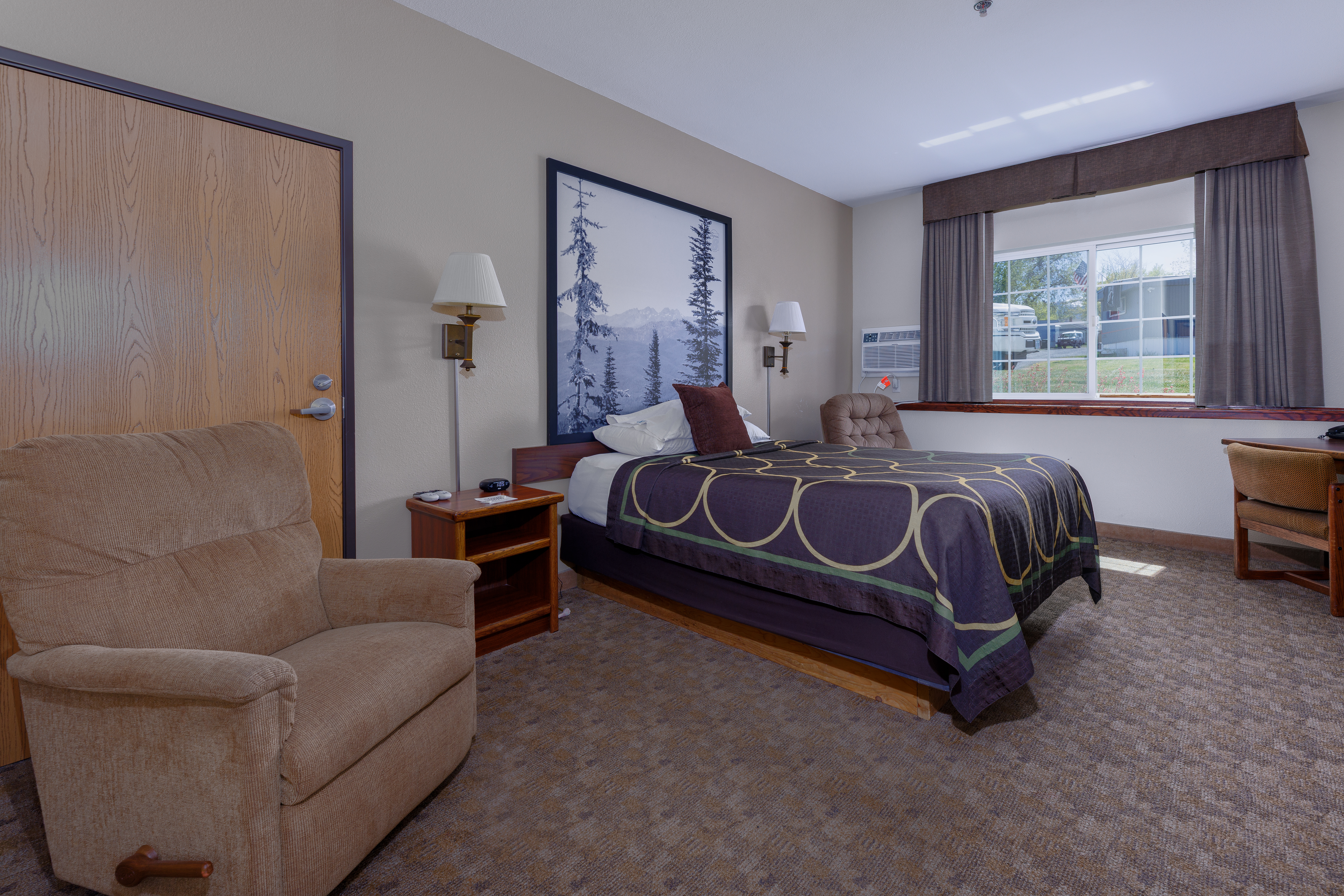 Guest room at the Super 8 by Wyndham Grangeville in Grangeville, Idaho