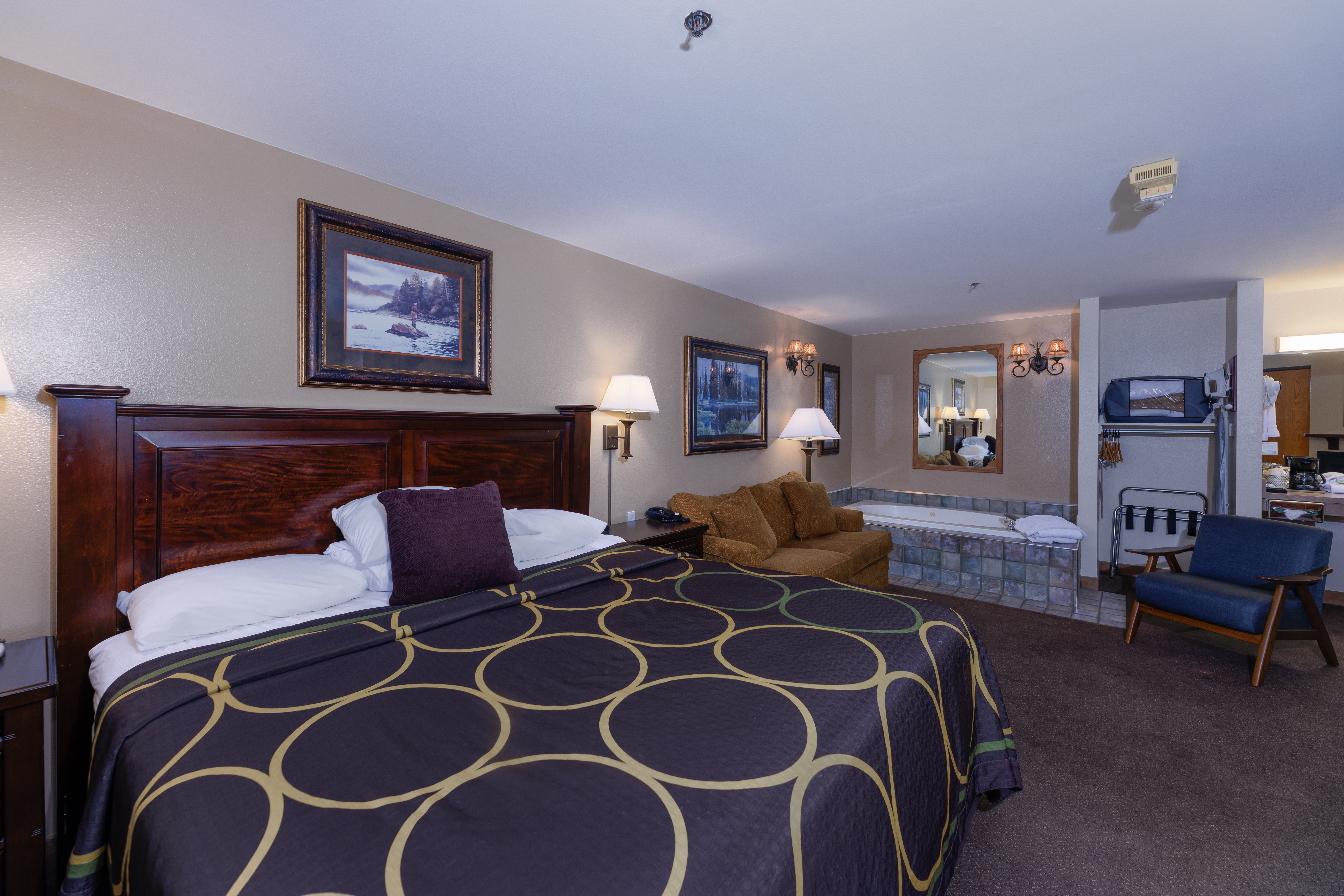 Guest room at the Super 8 by Wyndham Grangeville in Grangeville, Idaho