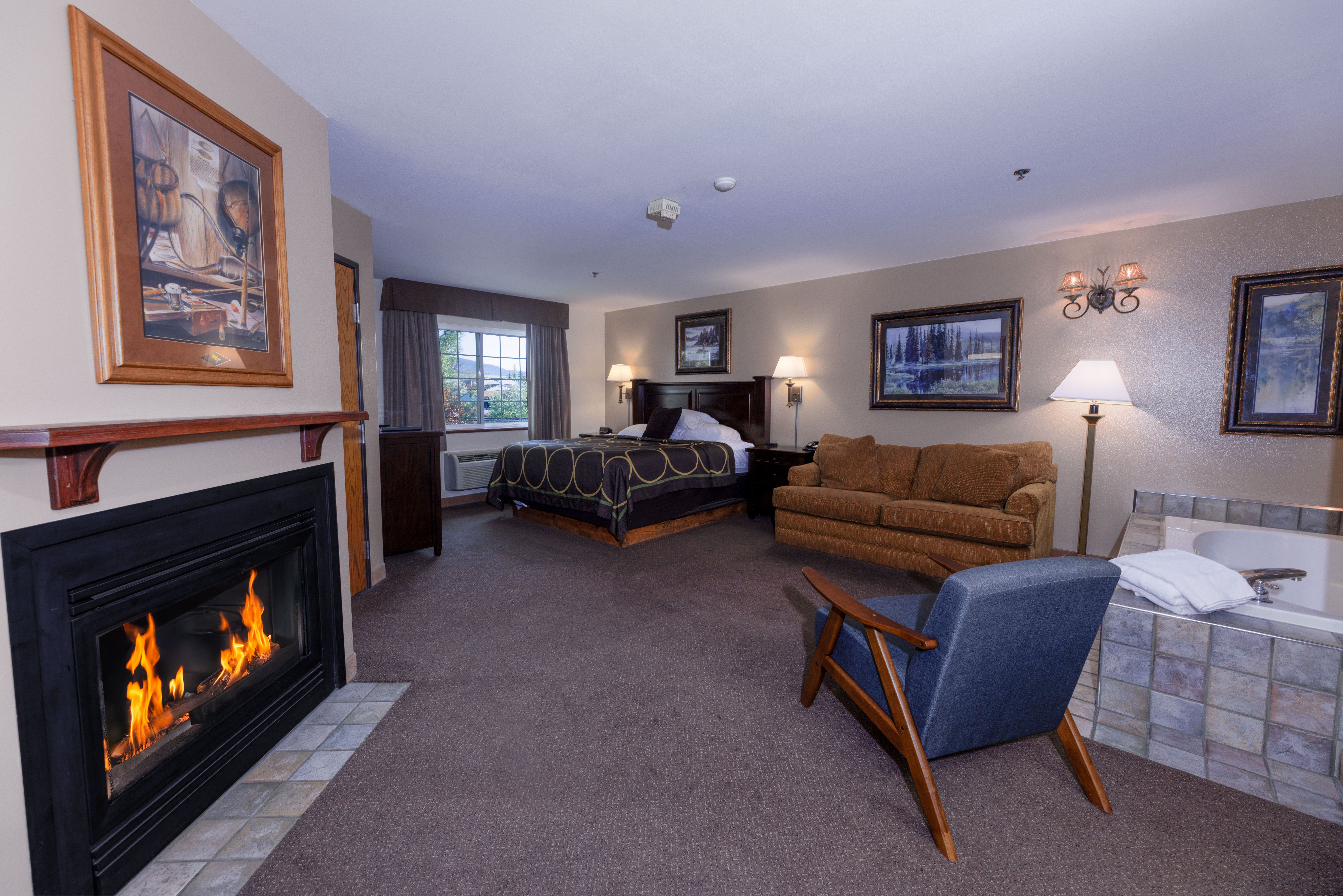 Guest room at the Super 8 by Wyndham Grangeville in Grangeville, Idaho