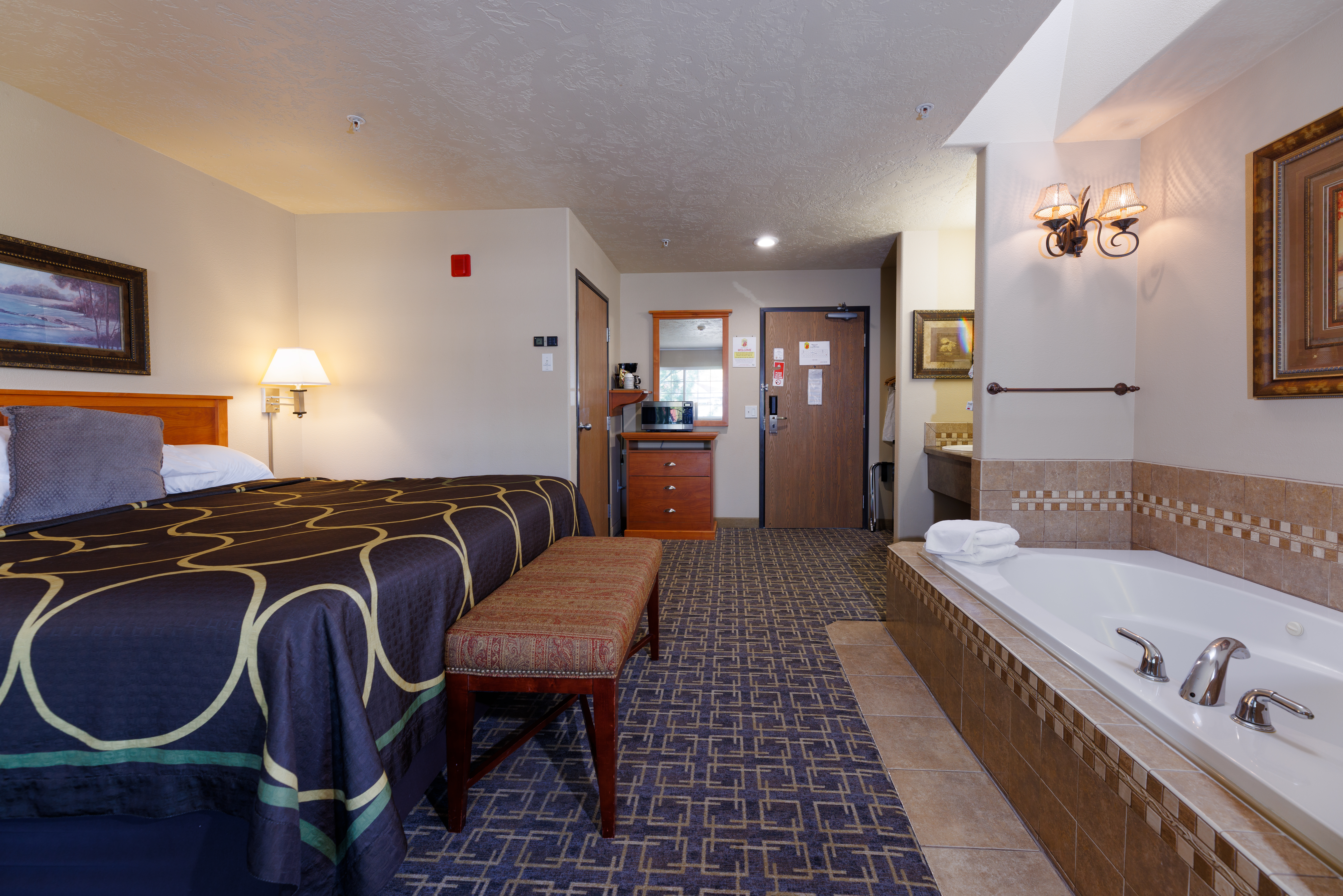 Guest room at the Super 8 by Wyndham Grangeville in Grangeville, Idaho