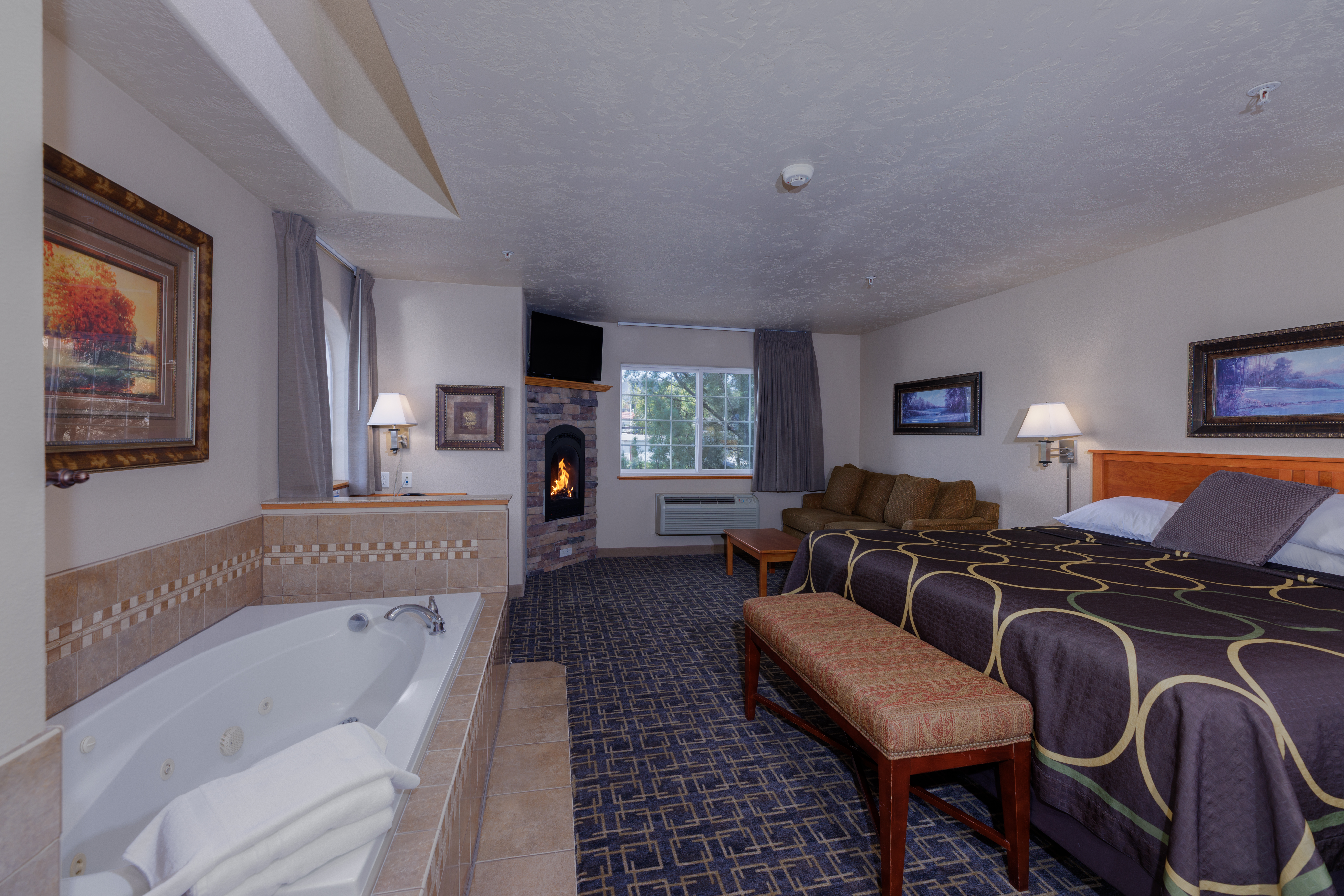 Guest room at the Super 8 by Wyndham Grangeville in Grangeville, Idaho