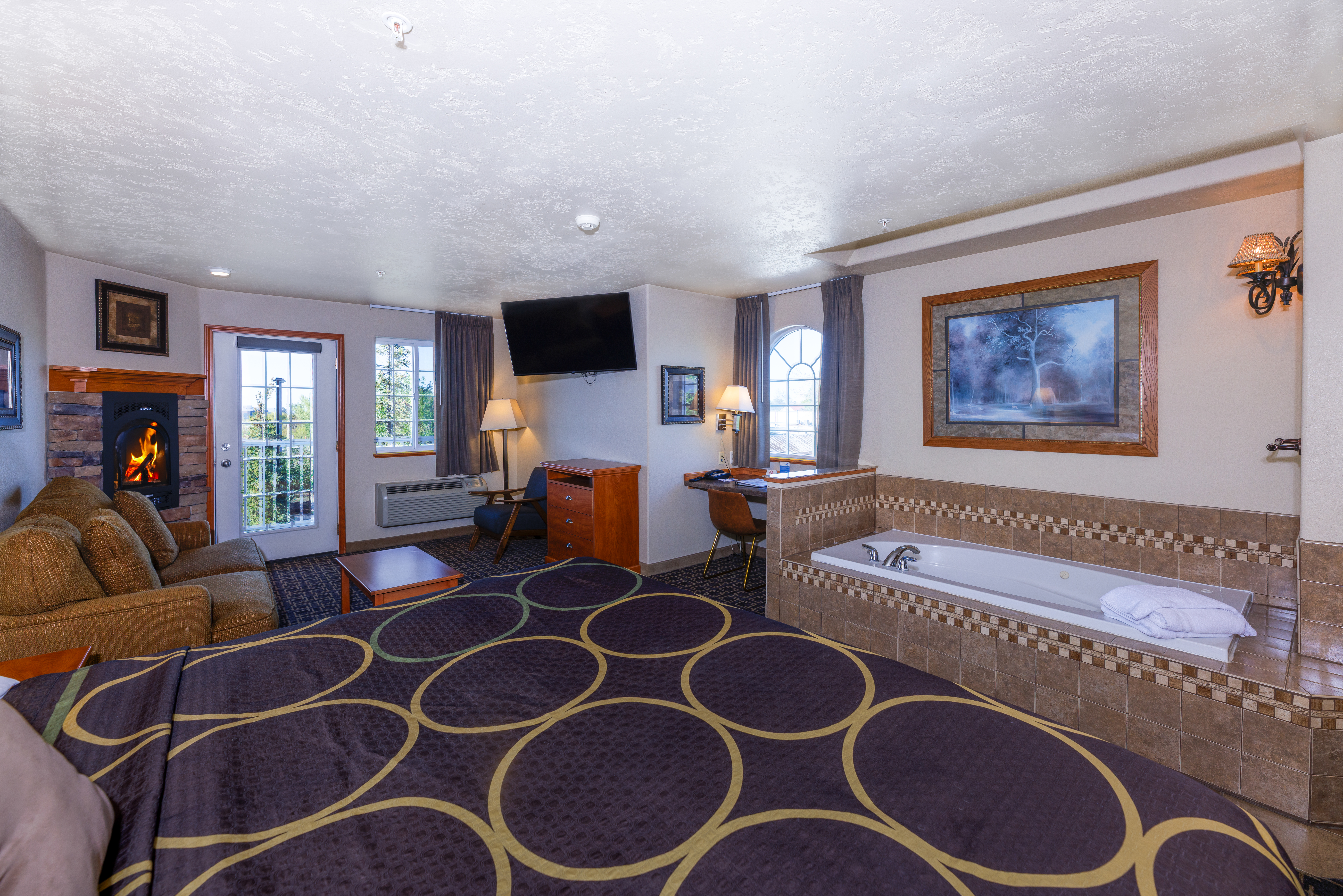 Guest room at the Super 8 by Wyndham Grangeville in Grangeville, Idaho