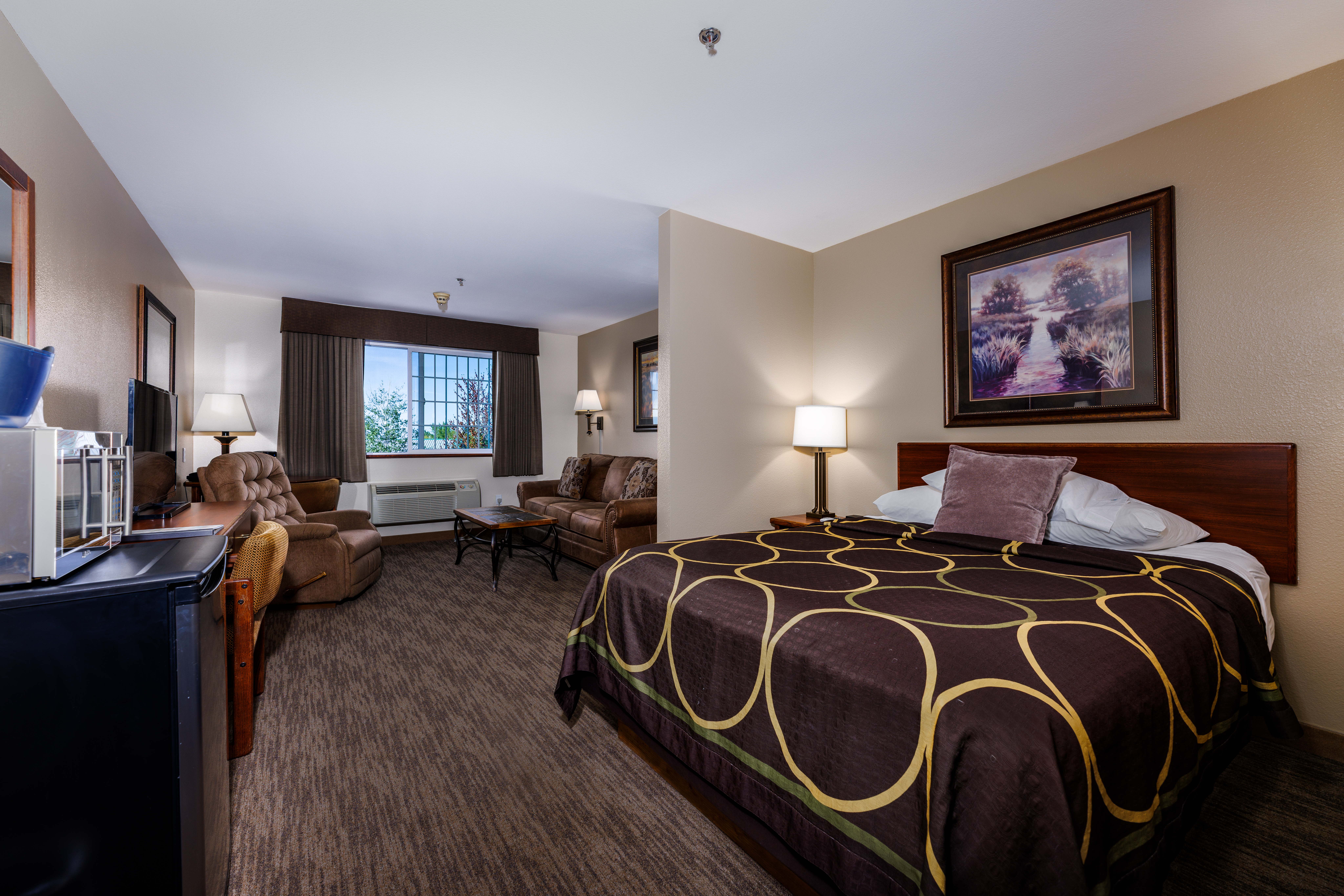 Guest room at the Super 8 by Wyndham Grangeville in Grangeville, Idaho