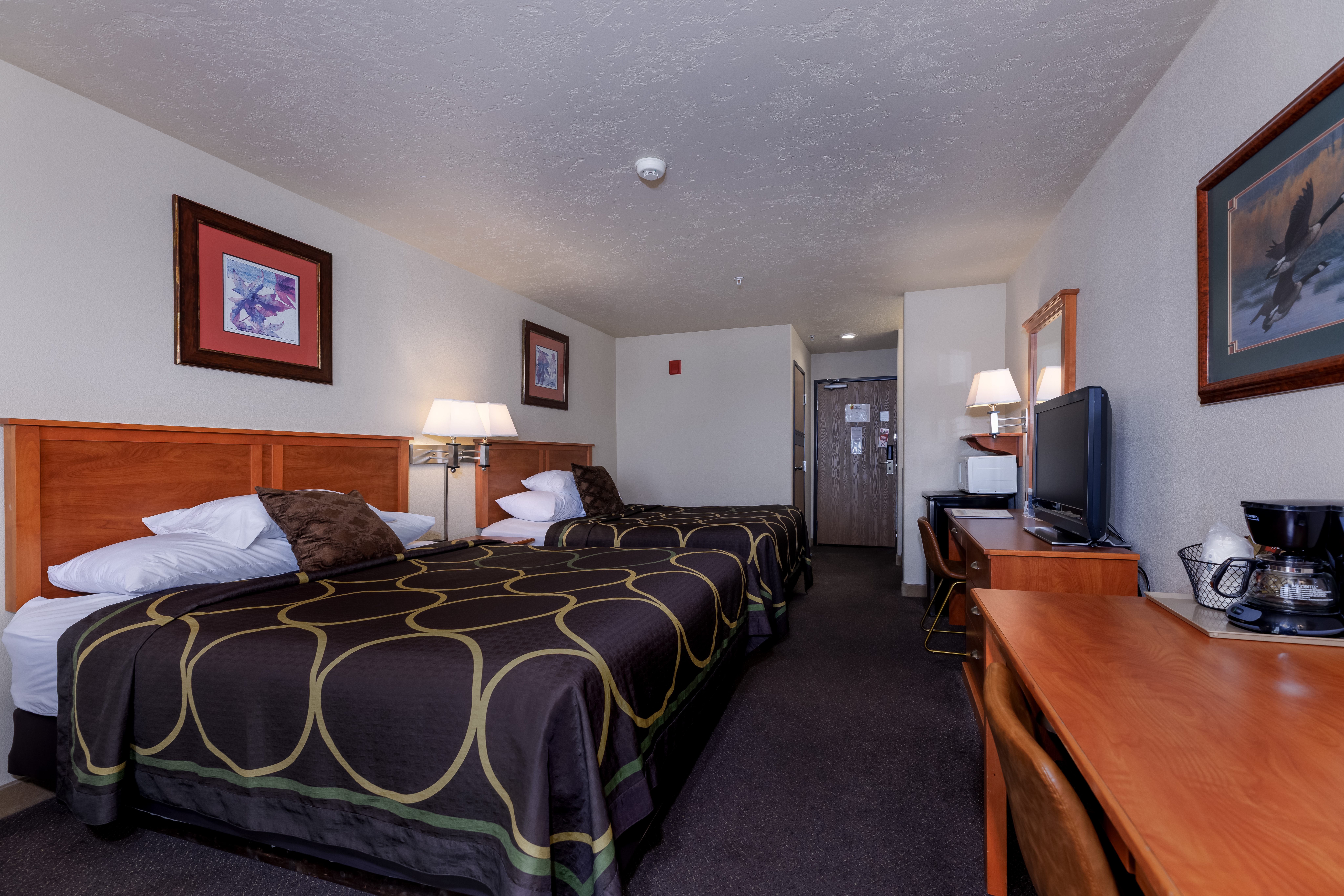 Guest room at the Super 8 by Wyndham Grangeville in Grangeville, Idaho