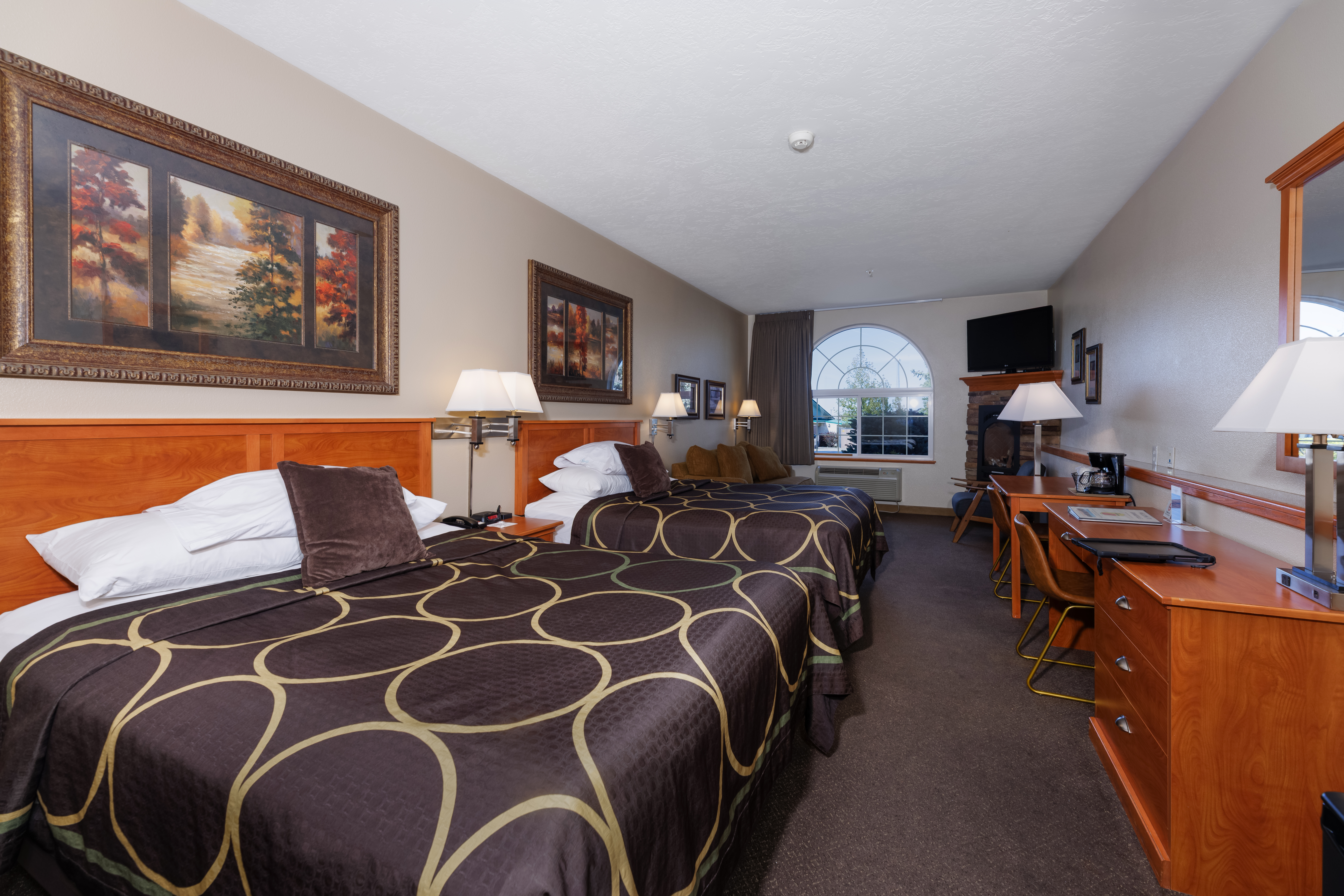 Guest room at the Super 8 by Wyndham Grangeville in Grangeville, Idaho