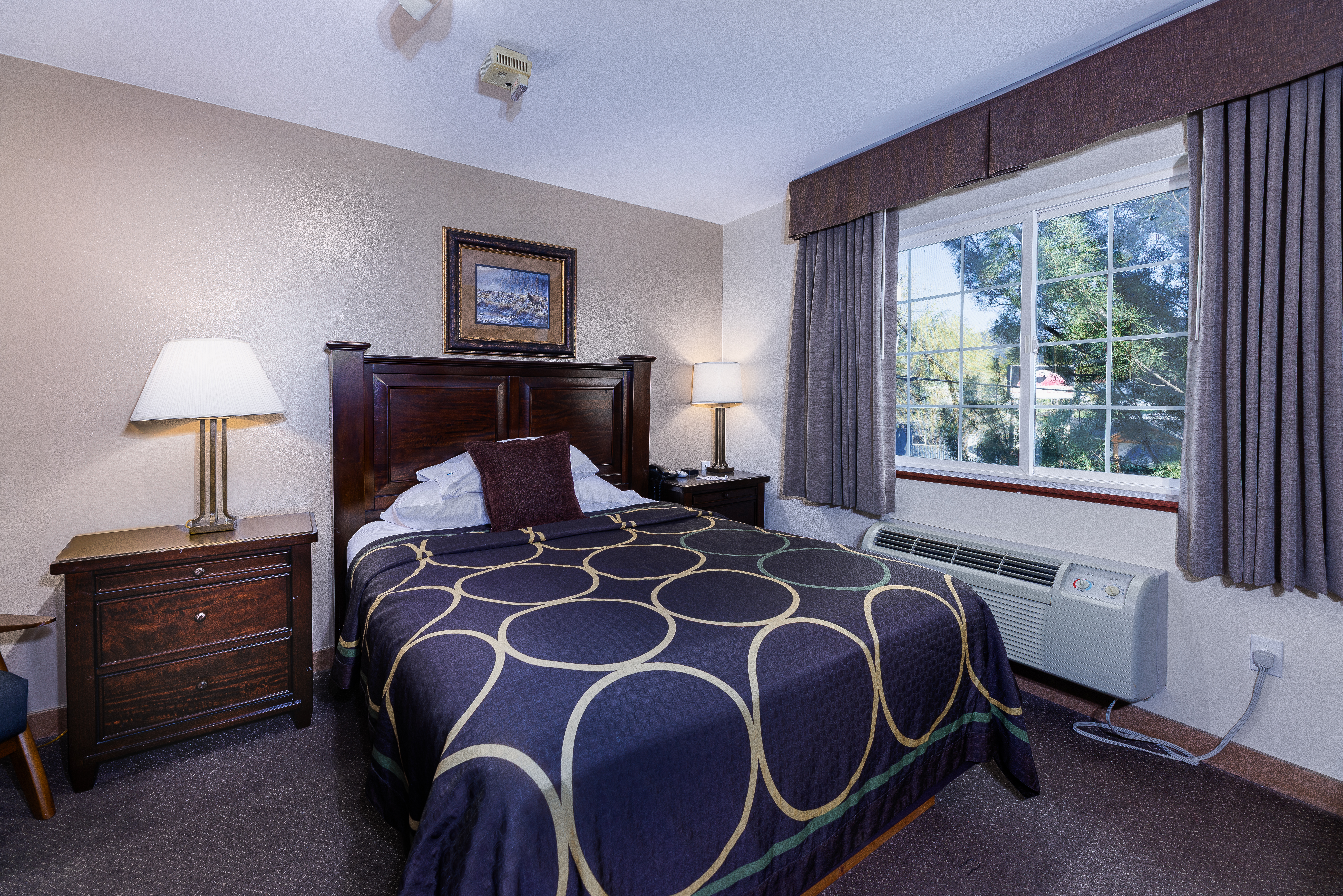 Guest room at the Super 8 by Wyndham Grangeville in Grangeville, Idaho