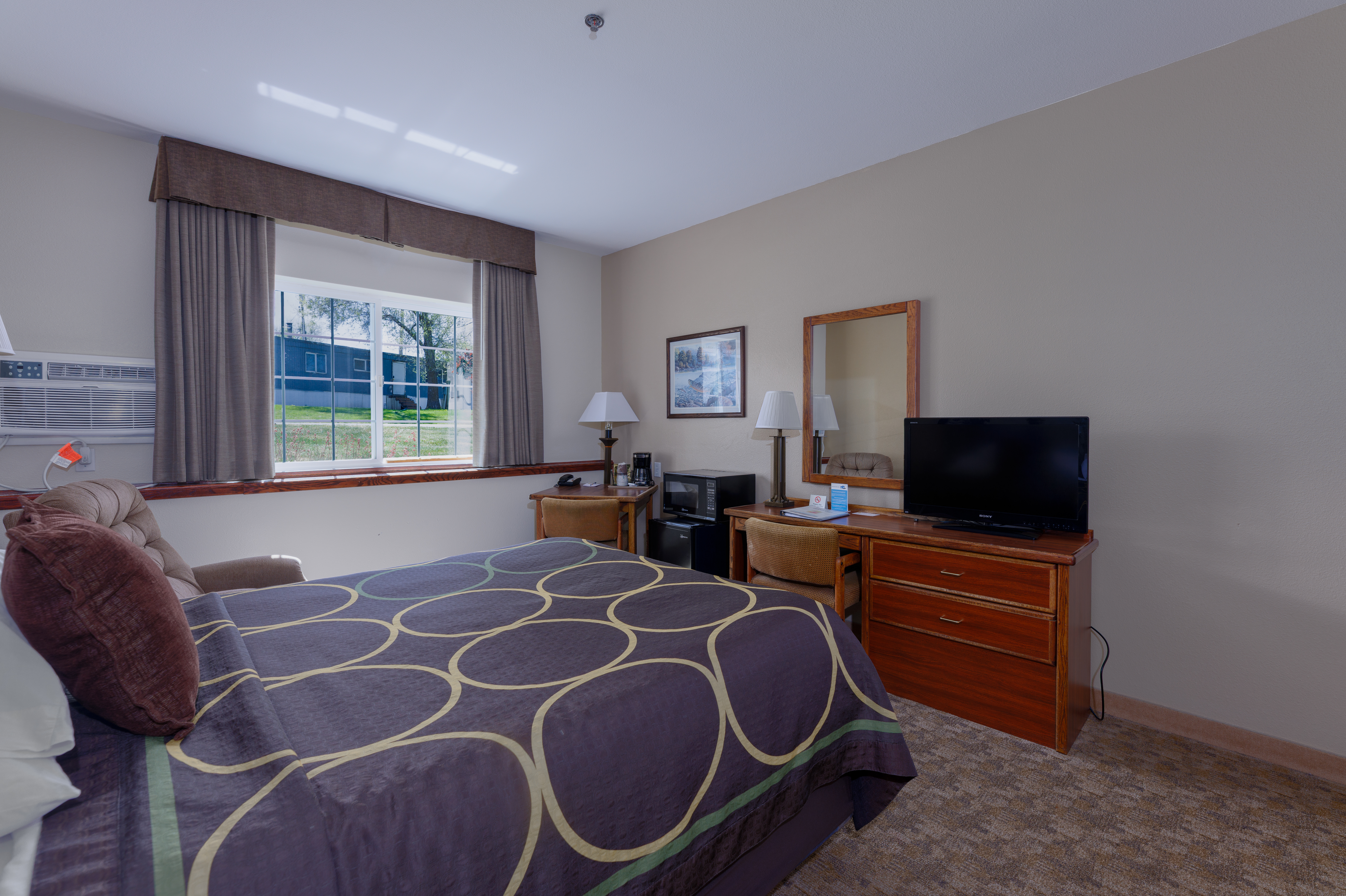 Guest room at the Super 8 by Wyndham Grangeville in Grangeville, Idaho